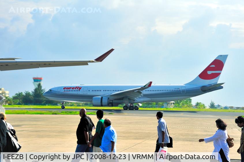 I-EEZB, 2000 Airbus A330-223 C/N 364, A330 Reversing