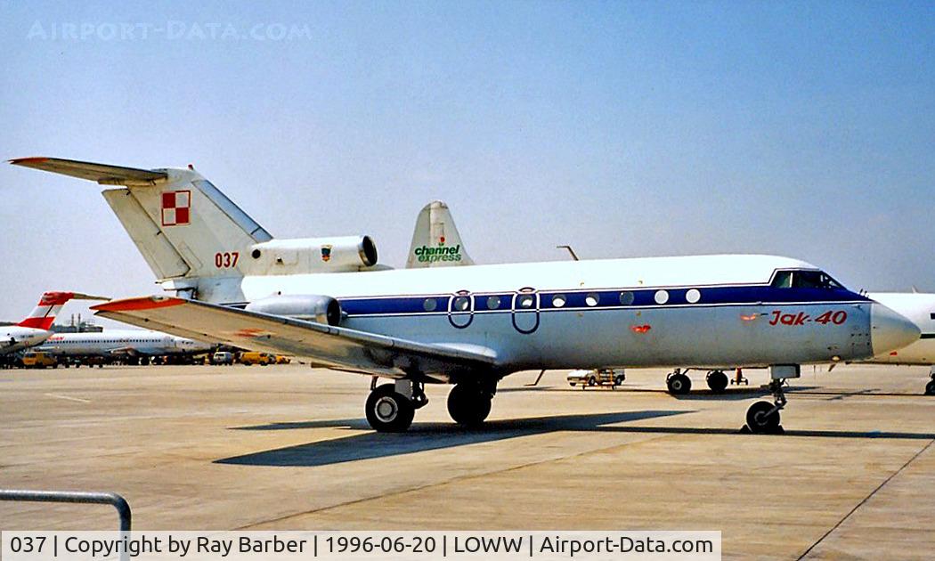 037, Yakovlev Yak-40 C/N 9510238, Yakovlev Yak-40 [9510238] (Polish Air Force) Vienna-Schwechat~OE 20/06/1996