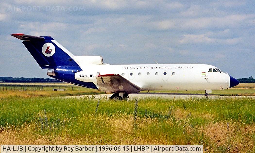 HA-LJB, 1977 Yakovlev Yak-40 C/N 9640851, Yakovlev Yak-40 [9640851] (Hungarian Regional Airlines) Budapest-Ferihegy~HA 15/06/1996