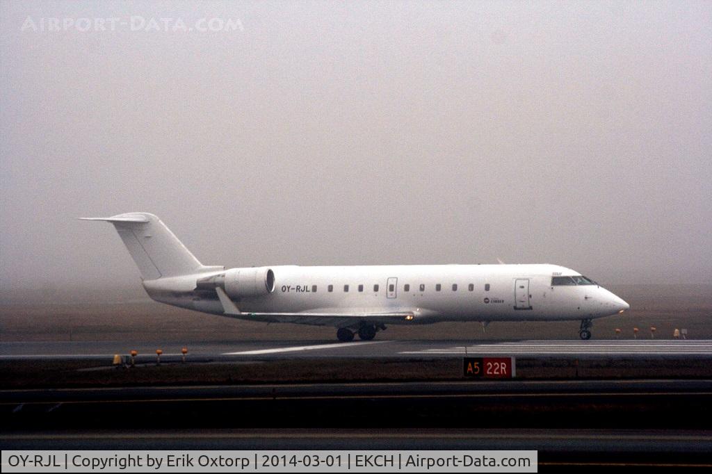 OY-RJL, 2002 Bombardier CRJ-200ER (CL-600-2B19) C/N 7661, OY-RJL taking off for HAJ on rw 22R
