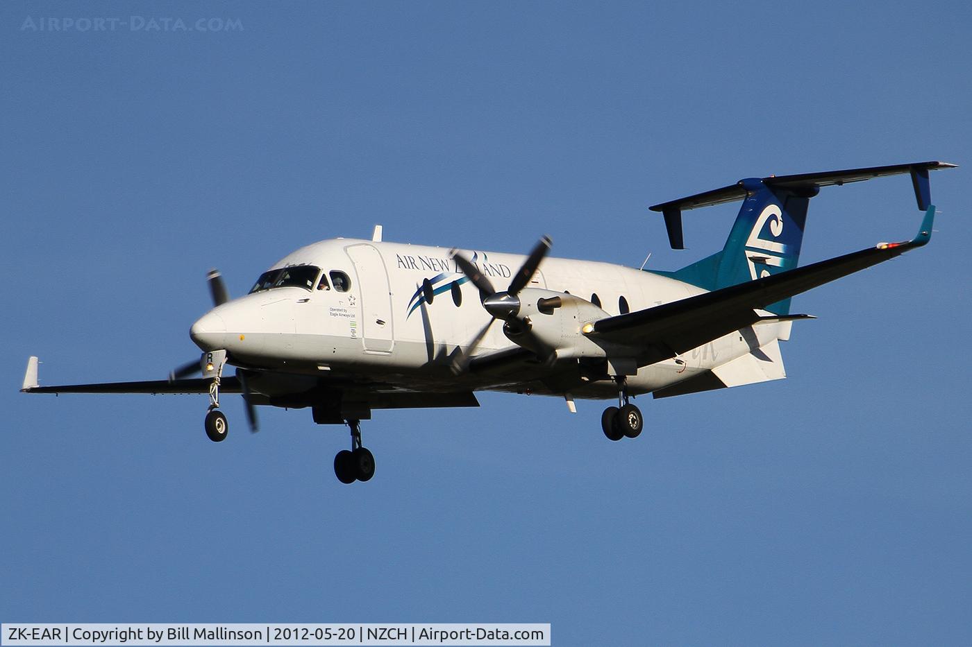ZK-EAR, 1999 Beech 1900D C/N UE-388, finals to 02