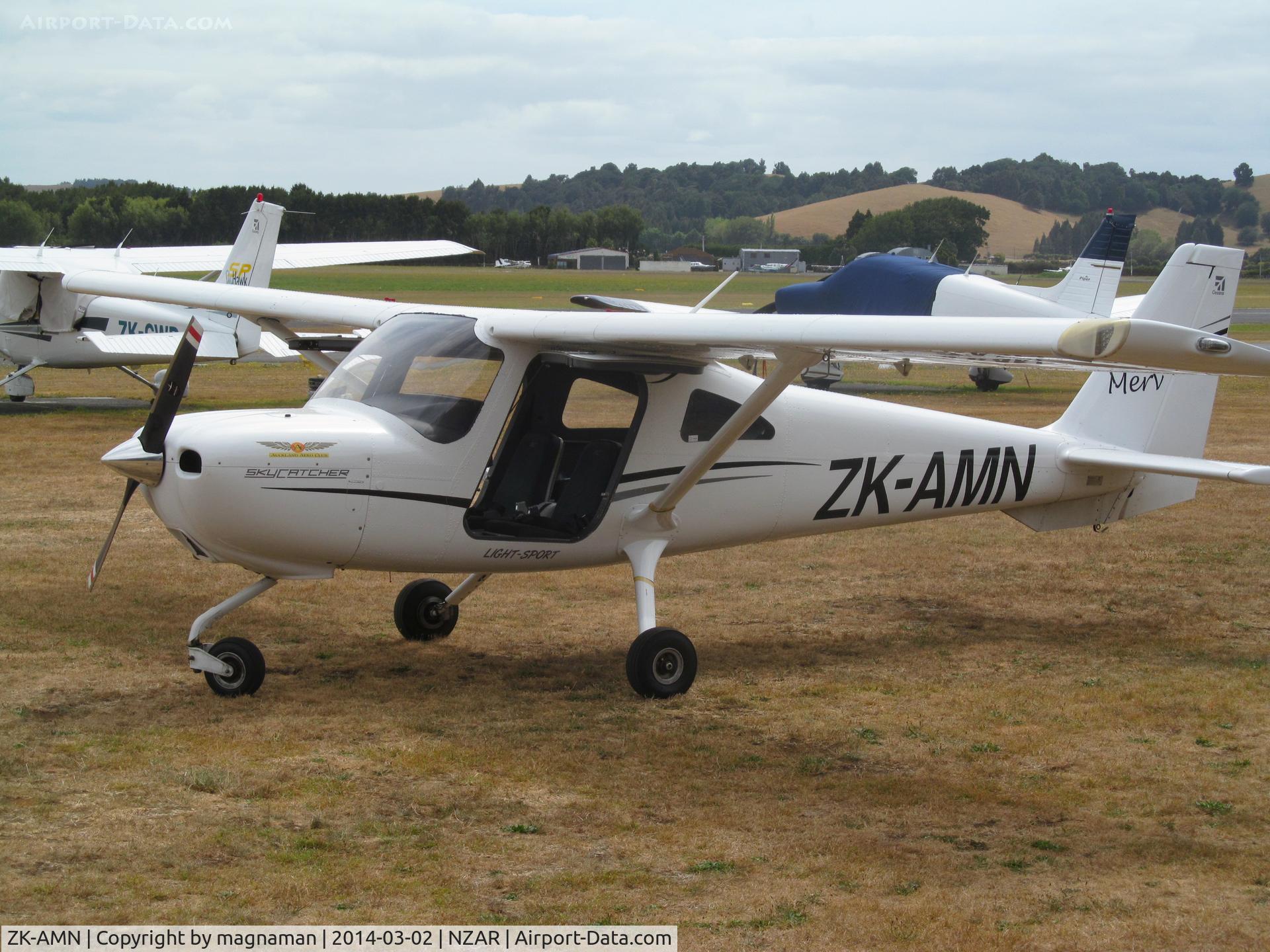 ZK-AMN, Cessna 162 Skycatcher C/N 16200121, One of three skycatchers