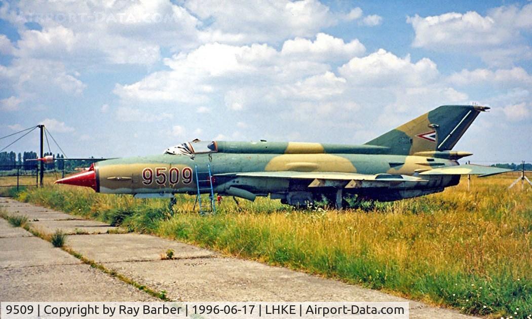 9509, Mikoyan-Gurevich MiG-21MF C/N 969509, Mikoyan-Gurevich MiG-21MF Fishbed [969509] (Hungarian Air Force) Kecskemet~HA 17/06/1996