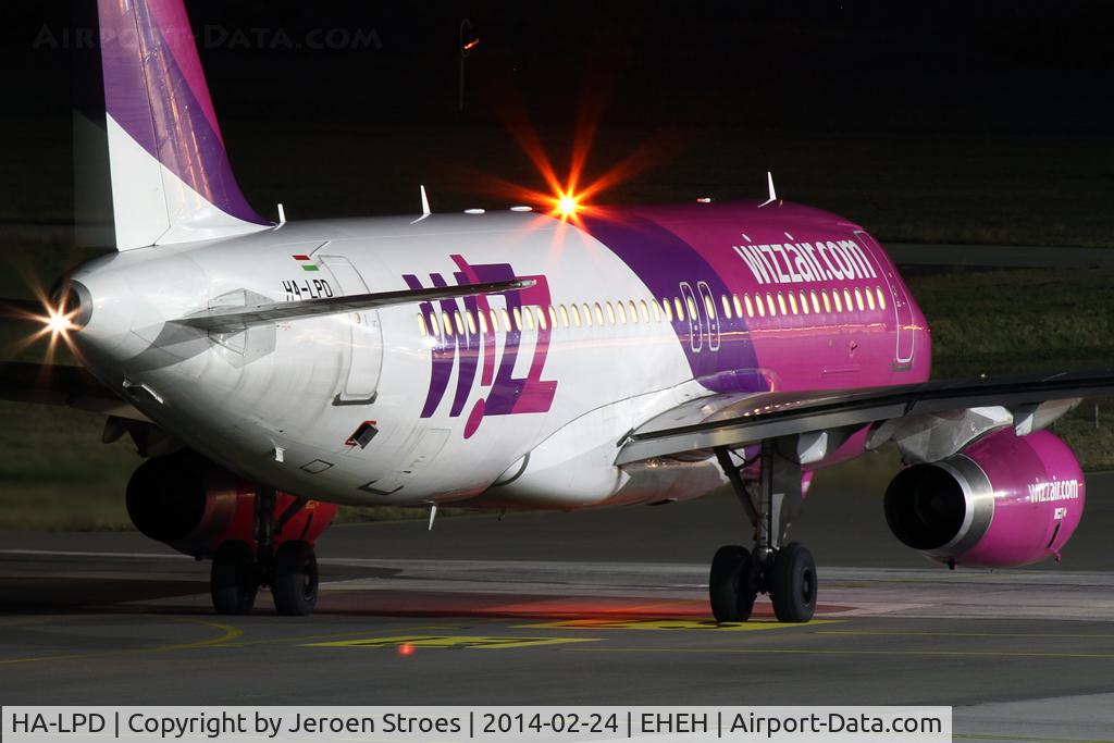 HA-LPD, 2002 Airbus A320-233 C/N 1902, just pushed back
