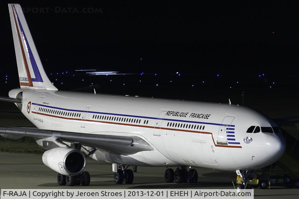 F-RAJA, 1995 Airbus A340-212 C/N 075, nightstopper