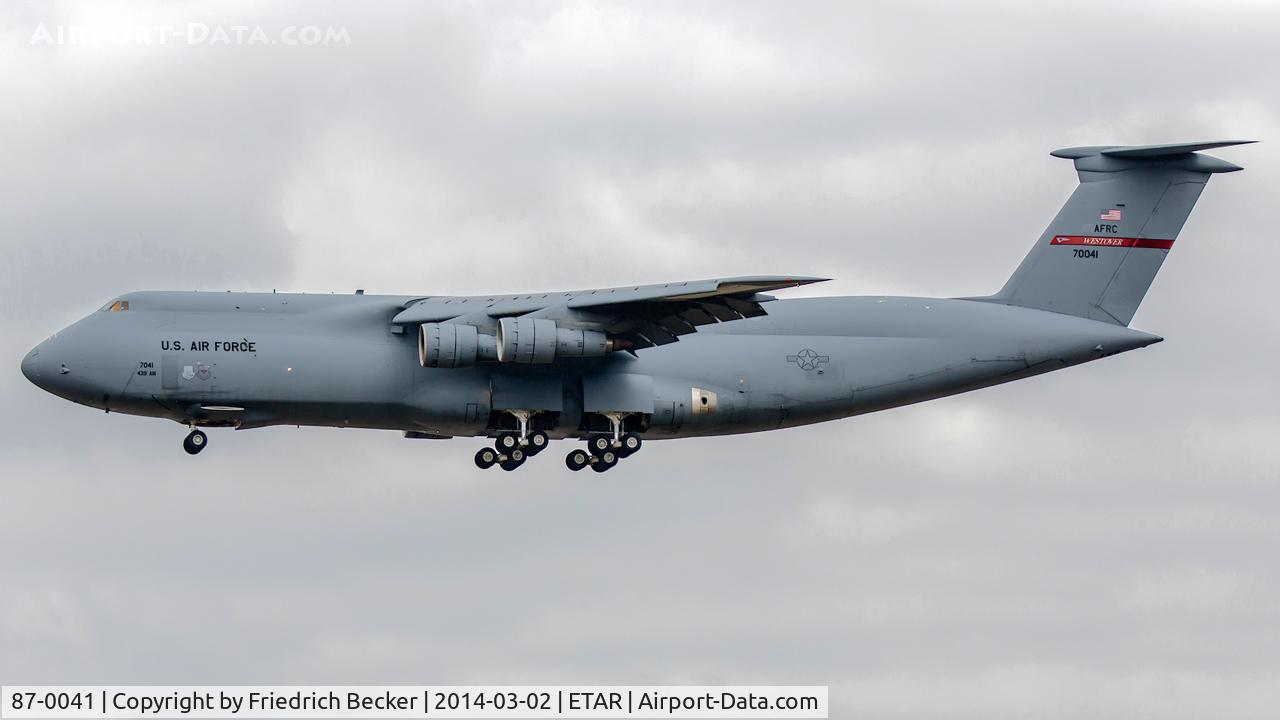 87-0041, 2013 Lockheed C-5M Super Galaxy C/N 500-0127, on final RW27
