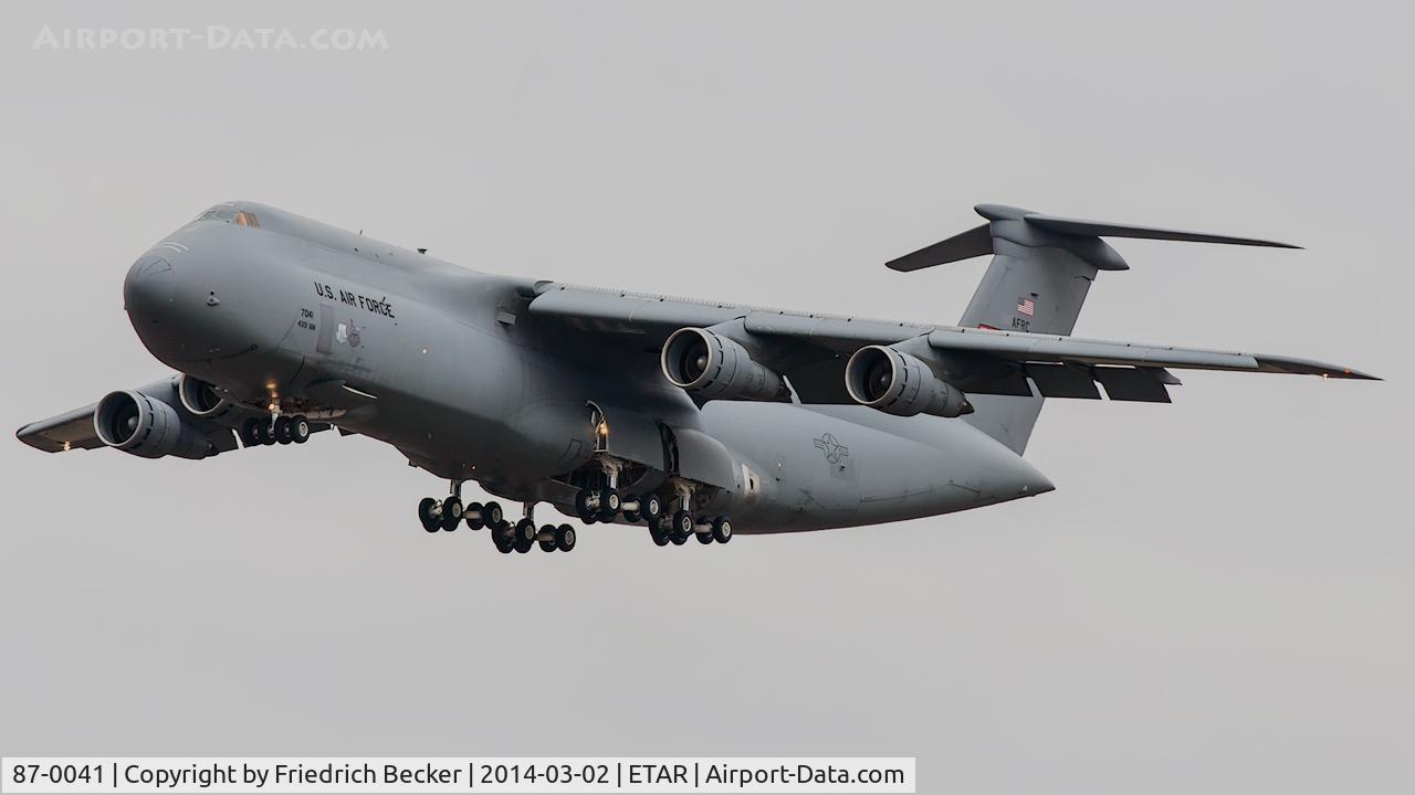 87-0041, 2013 Lockheed C-5M Super Galaxy C/N 500-0127, on final RW27