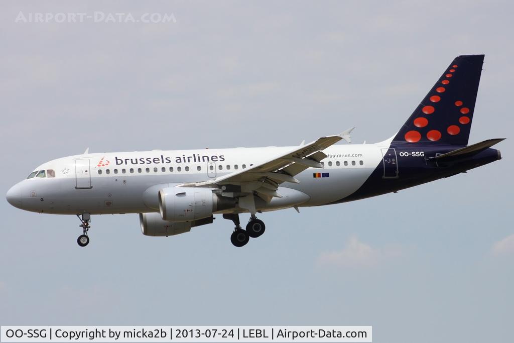 OO-SSG, 2000 Airbus A319-112 C/N 1160, Landing. Scrapped in september 2020.