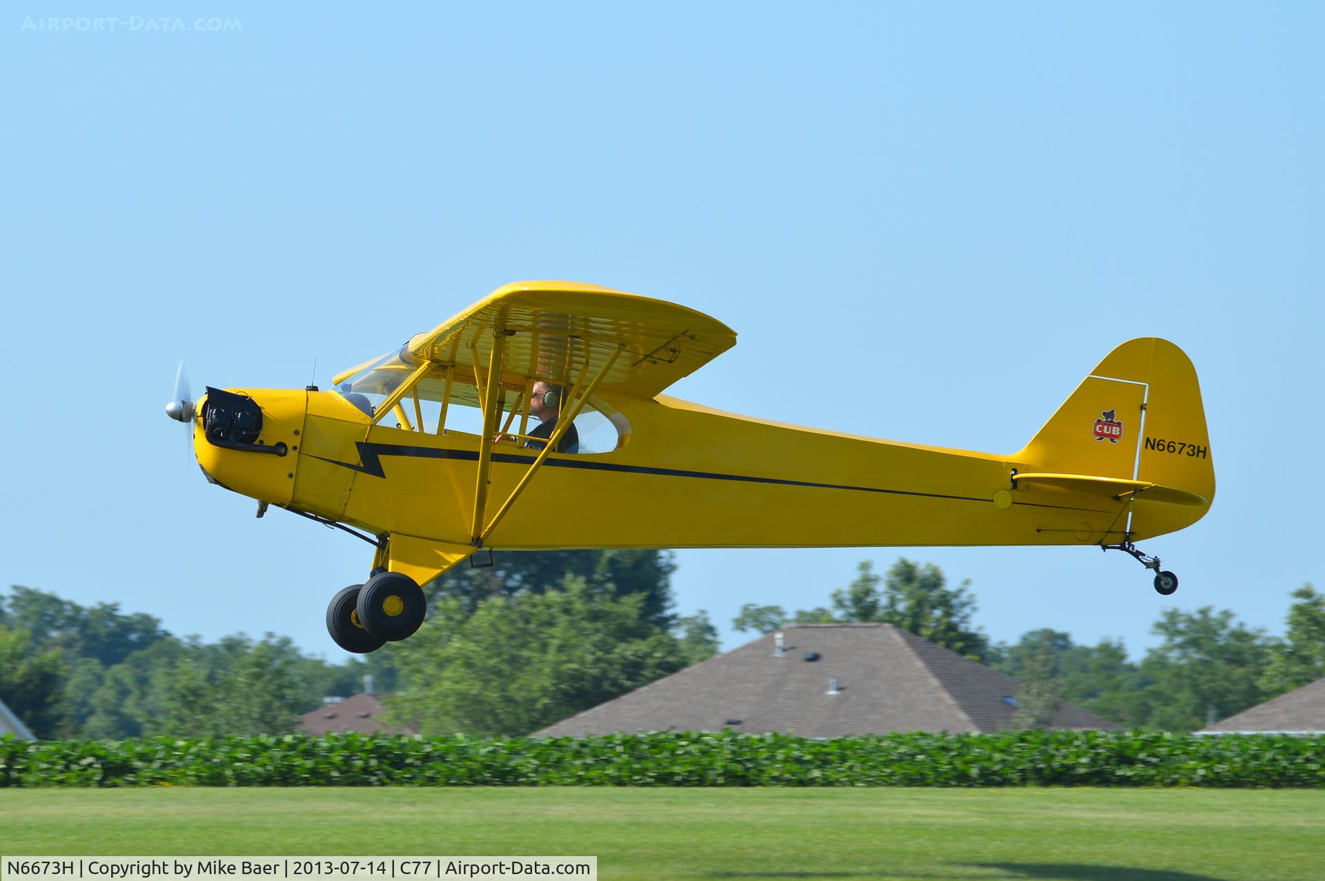 N6673H, 1946 Piper J3C-65 Cub C/N 19877, N6673H @ C77