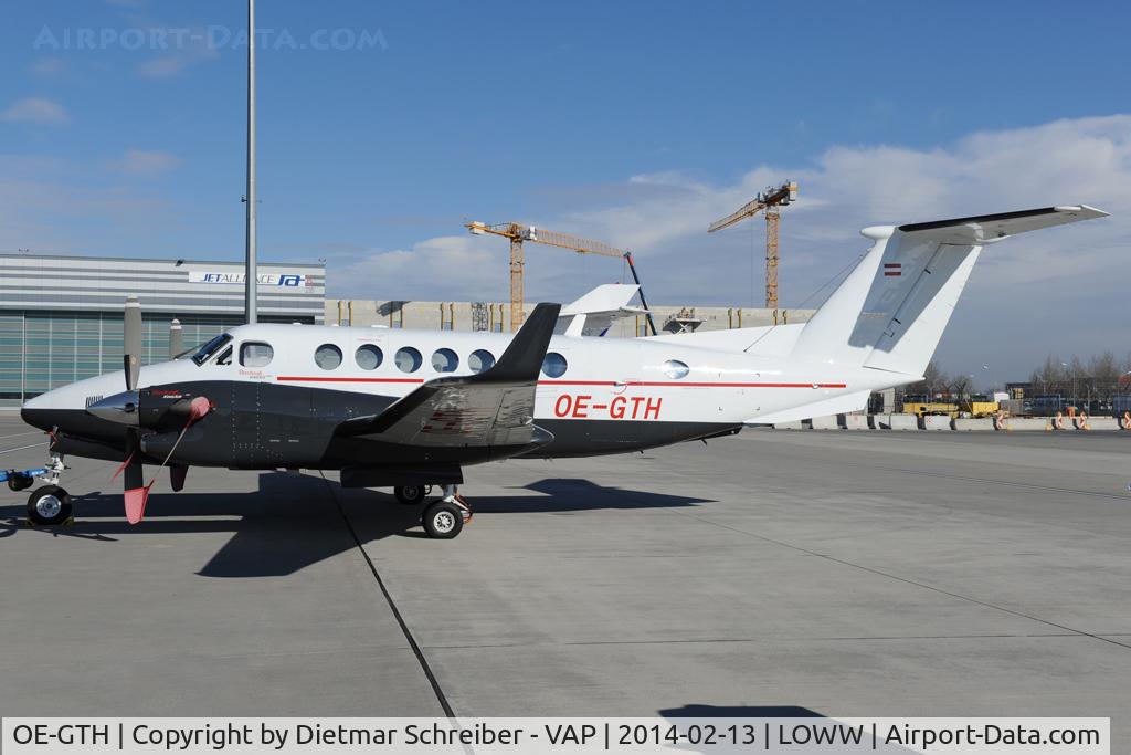 OE-GTH, 2010 Hawker Beechcraft 350i King Air C/N FL-702, Beech 350