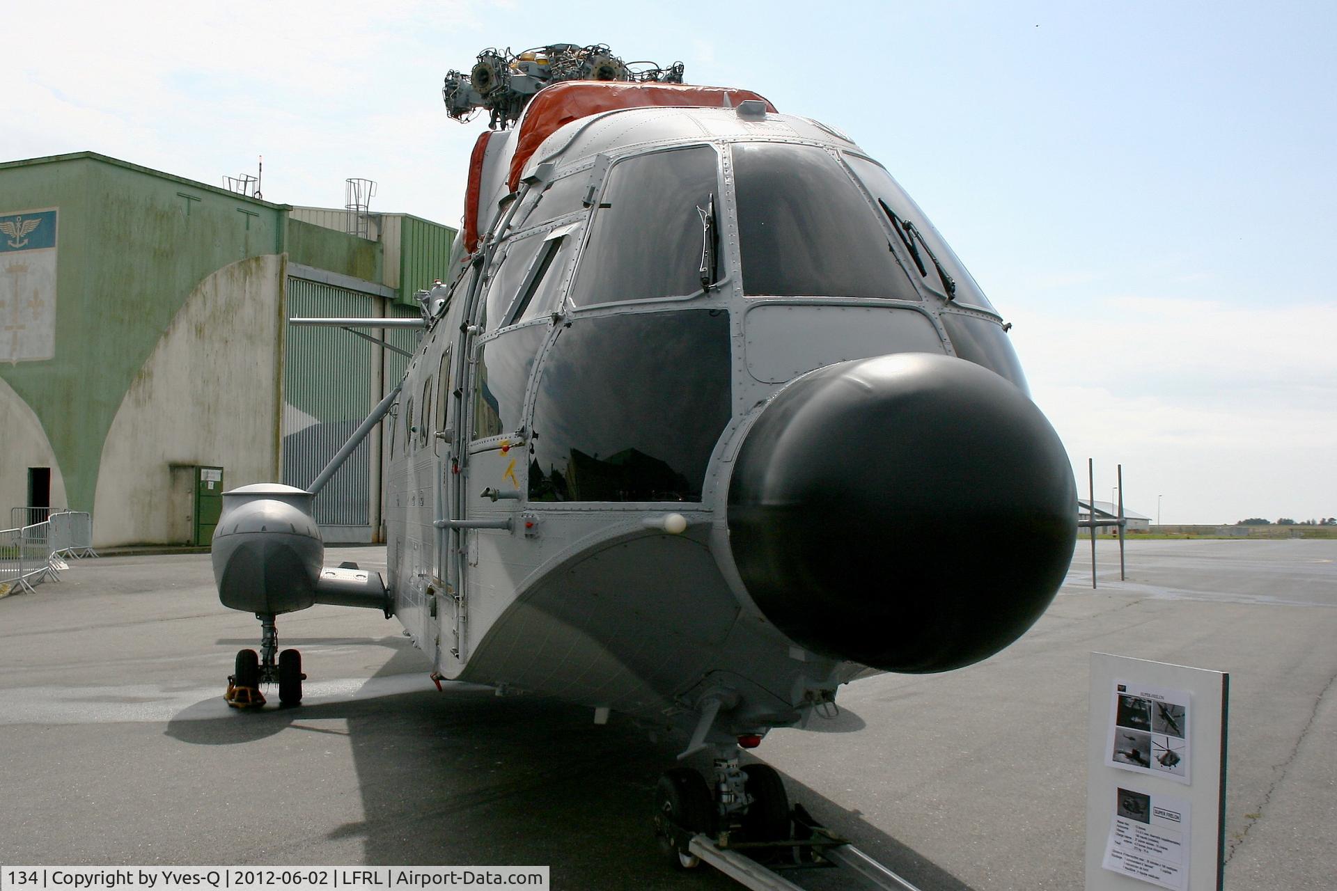 134, Aérospatiale SA-321G Super Frelon C/N 134, Aerospatiale SA-321G Super Frelon, pending its static display, Lanvéoc-Poulmic Naval Air Base (LFRL)