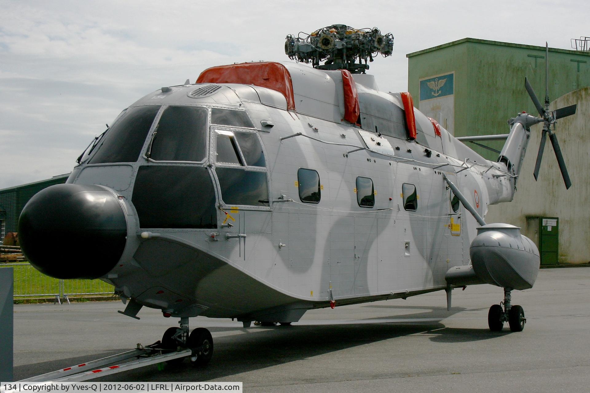 134, Aérospatiale SA-321G Super Frelon C/N 134, Aerospatiale SA-321G Super Frelon, pending its static display, Lanvéoc-Poulmic Naval Air Base (LFRL)