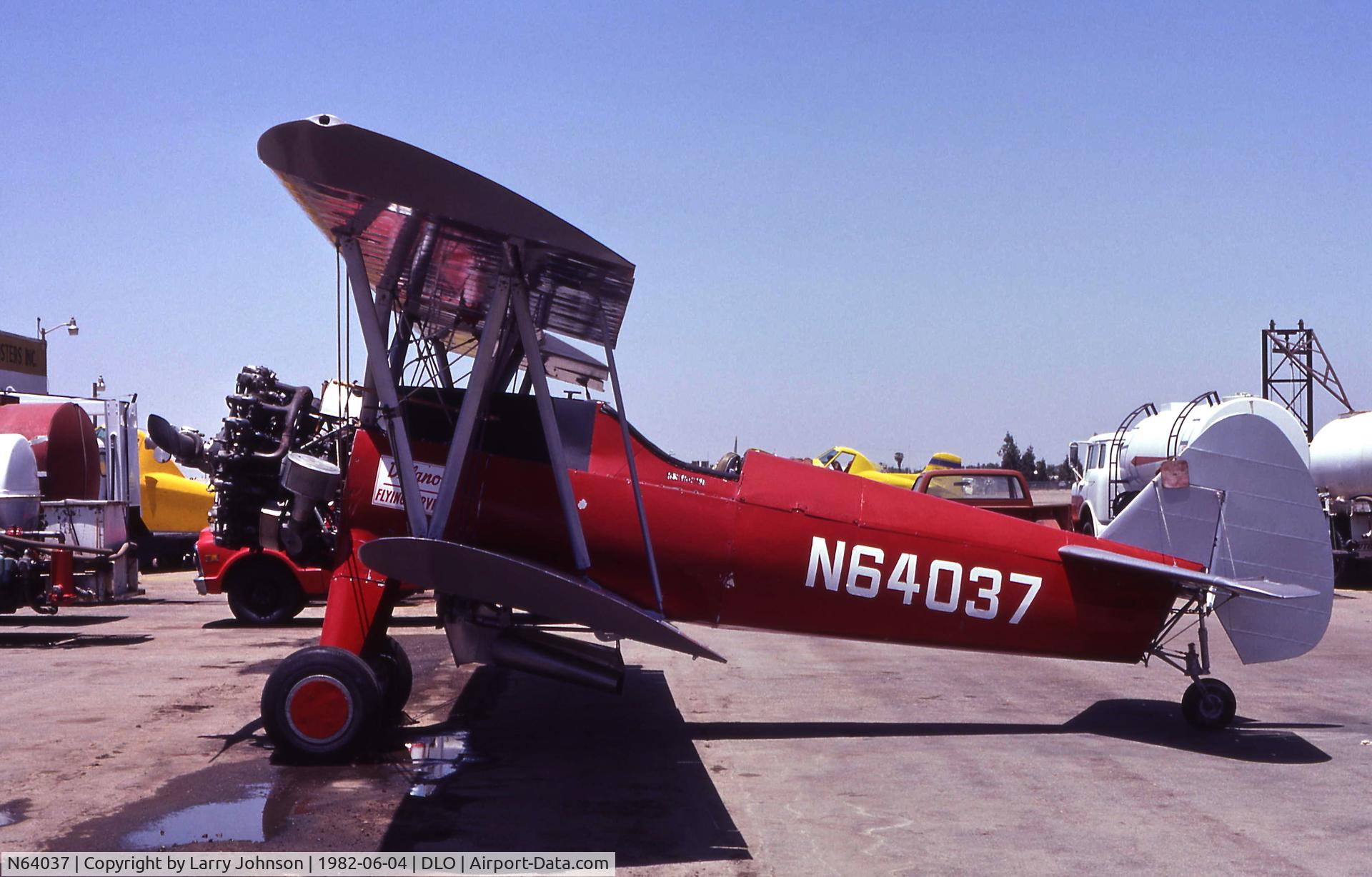 N64037, 1942 Boeing B75N1 C/N 75-6828, Rigged for dry applications.