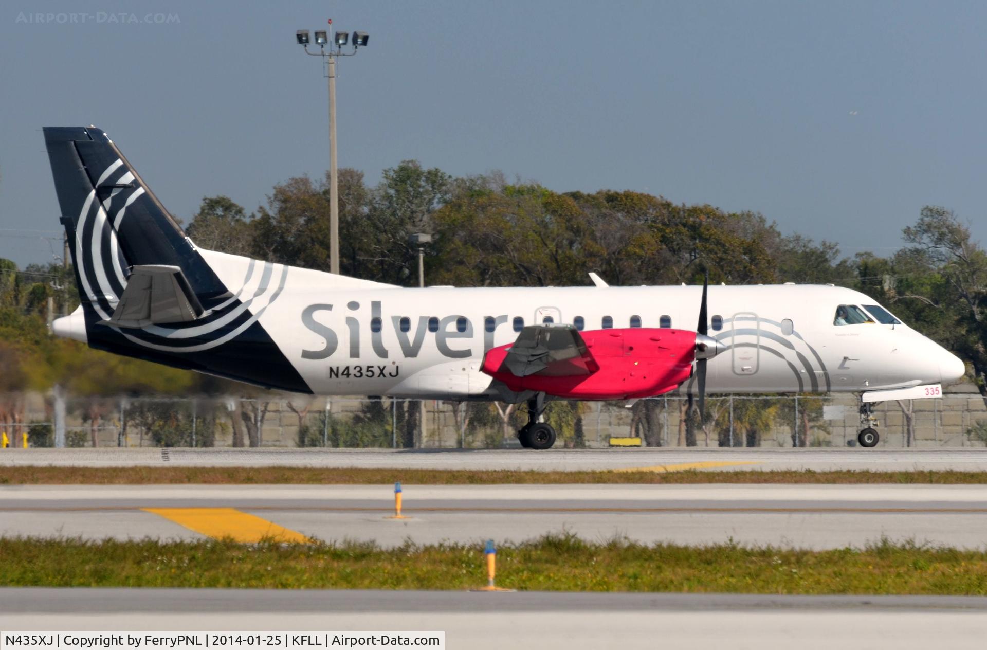 N435XJ, 1998 Saab 340B C/N 340B-435, Silver SF340 starting its take-off run.