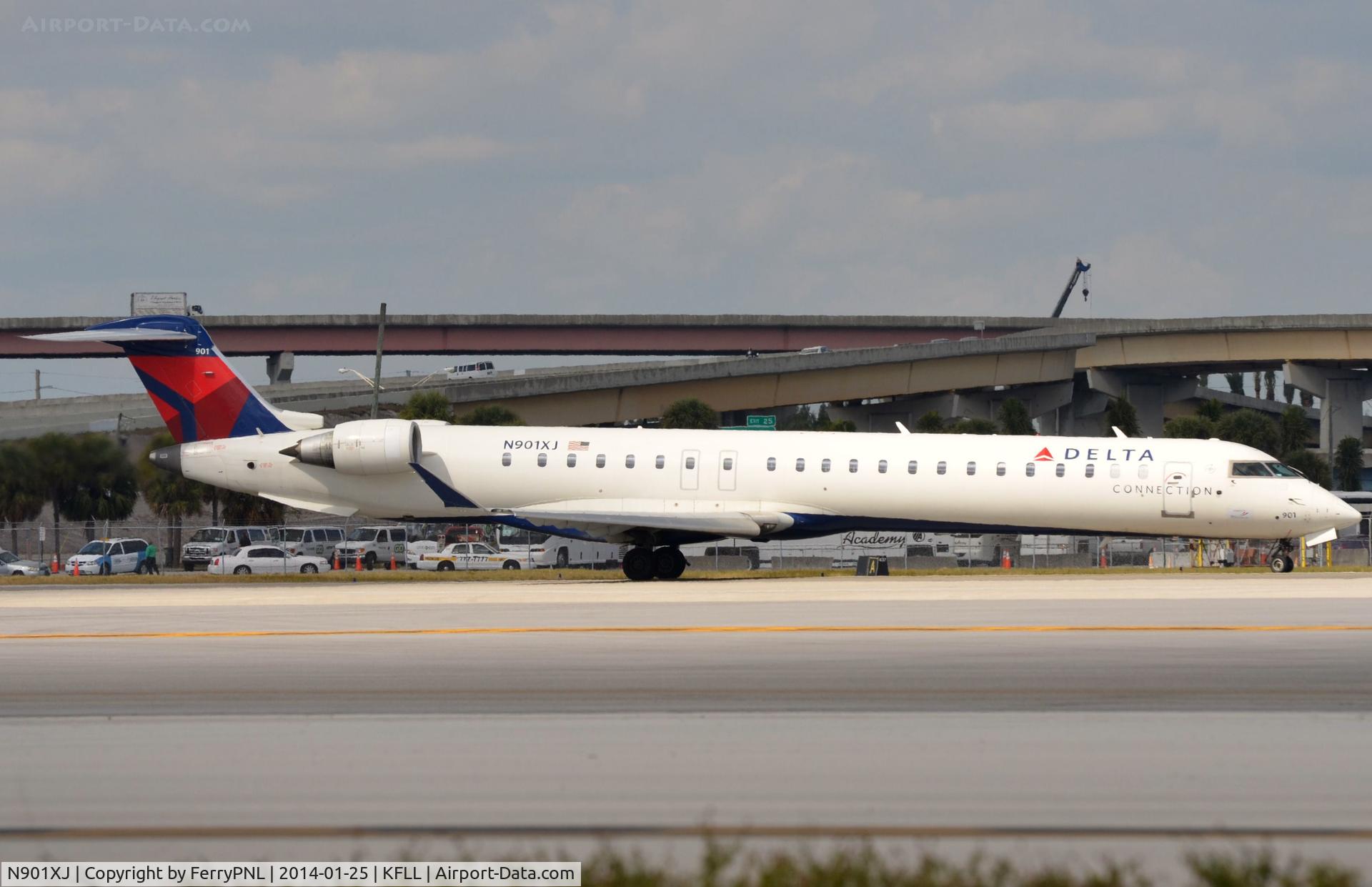 N901XJ, 2007 Bombardier CRJ-900ER (CL-600-2D24) C/N 15130, Delta Connection CL900