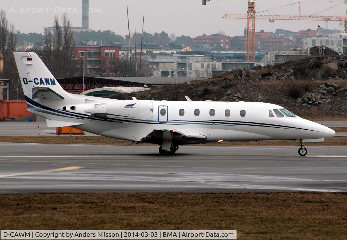 D-CAWM, 2008 Cessna 560 Citation XLS+ C/N 560-6002, Lining up runway 12 for a flight to Braunschweig, Germany.