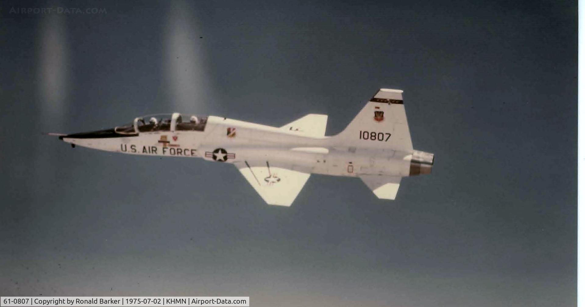 61-0807, 1961 Northrop T-38A-40-NO C/N N5173, Flying formation