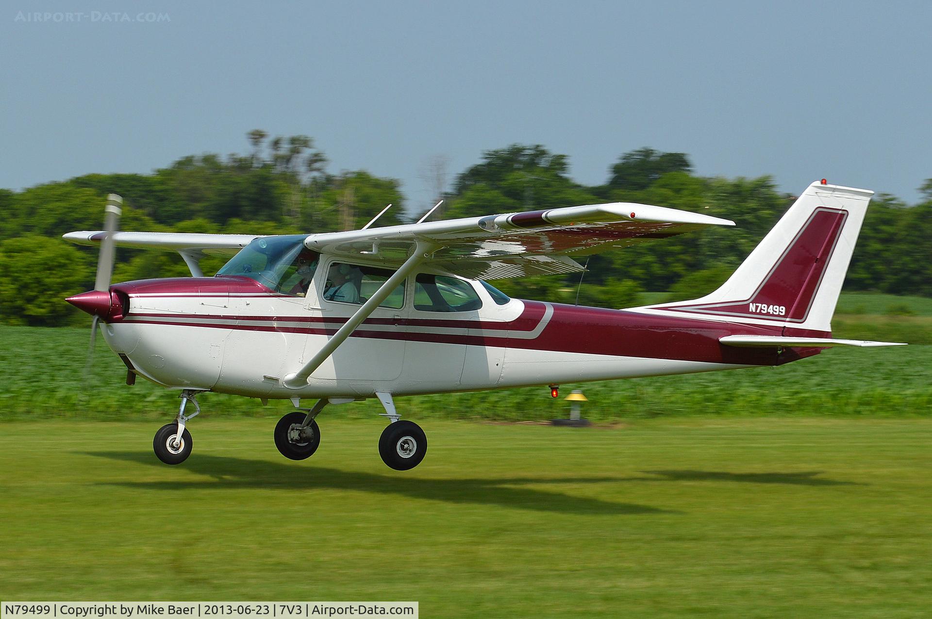 N79499, 1969 Cessna 172K Skyhawk C/N 17258133, N79499 @ 7V3