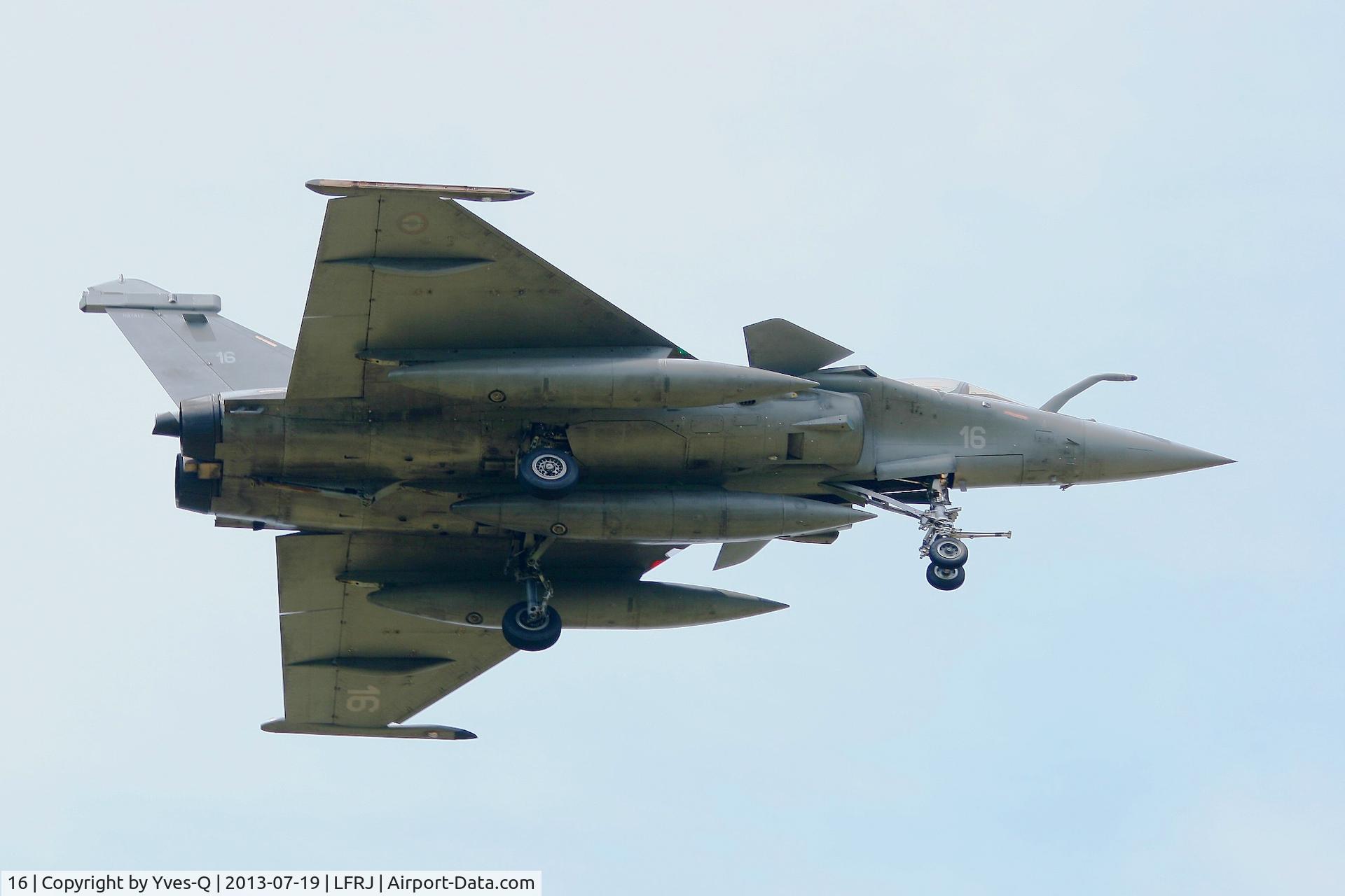 16, Dassault Rafale M C/N 16, French Naval Aviation Dassault Rafale M, Short approach Rwy 08, Landivisiau Naval Air Base (LFRJ)