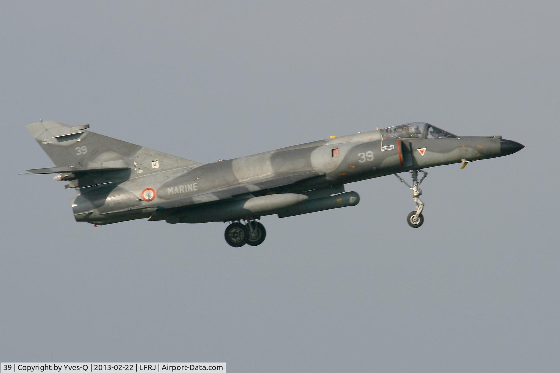 39, Dassault Super Etendard C/N 39, French Naval Aviation Dassault Super Etendard M (SEM), Short approach Rwy 08, Landivisiau Naval Air Base (LFRJ)
