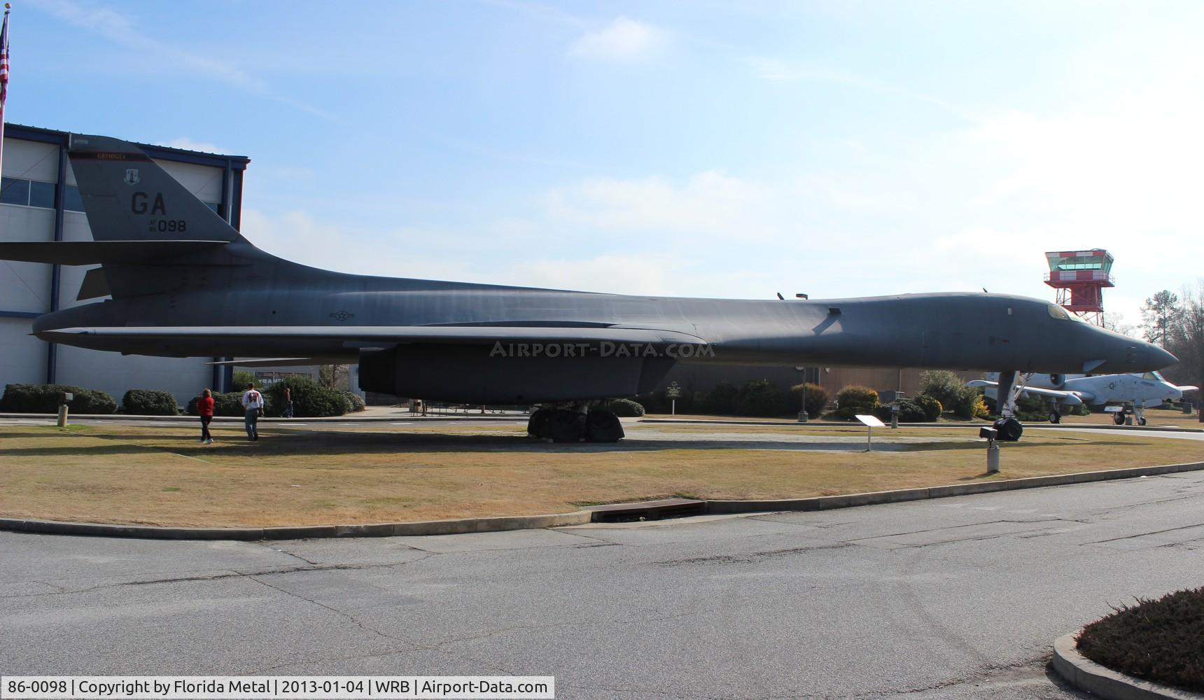 86-0098, 1986 Rockwell B-1B Lancer C/N 58, B-1B Midnight Train