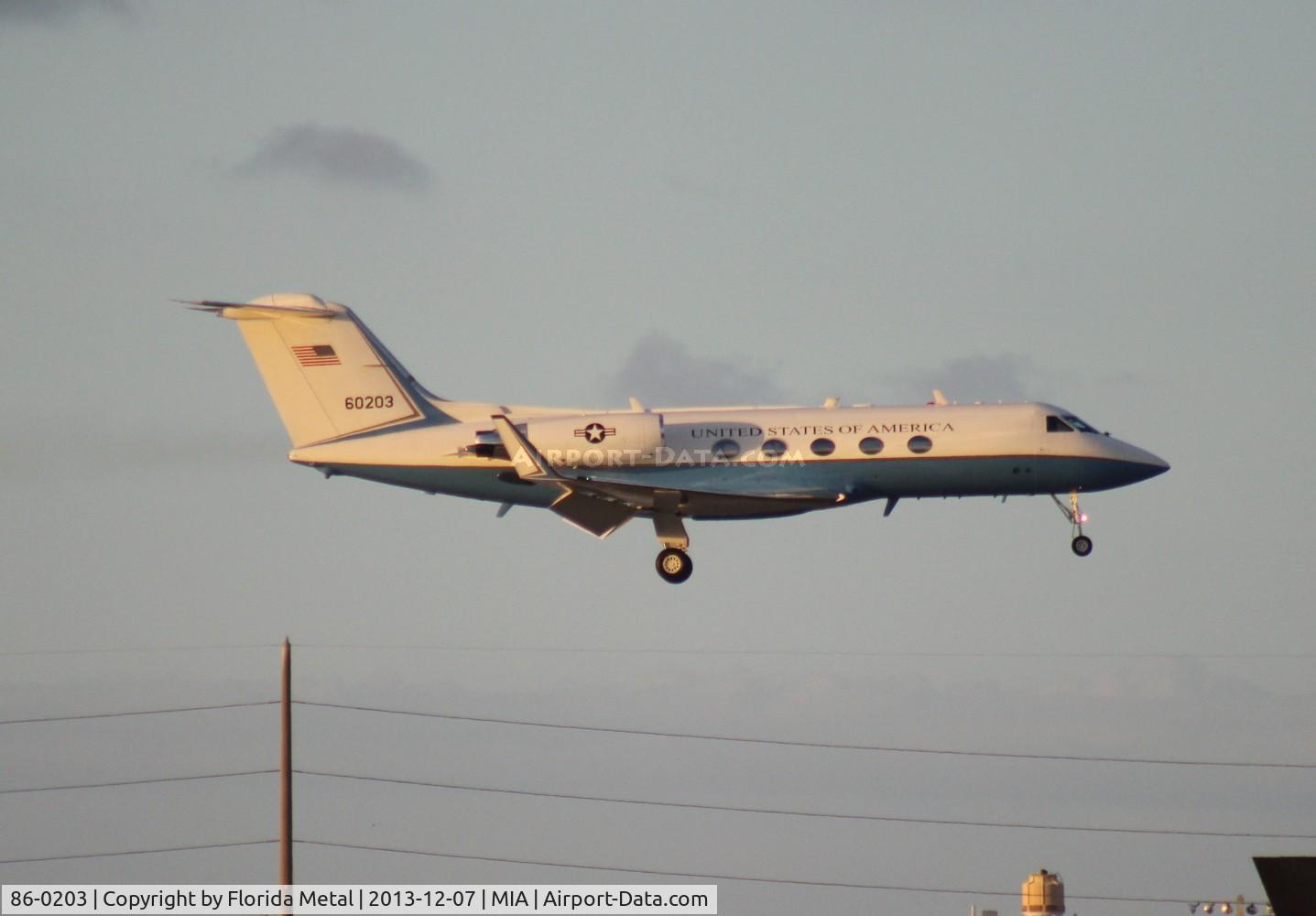 86-0203, 1986 Grumman C-20B Gulfstream III C/N 475, USAF C-20B landing at Miami