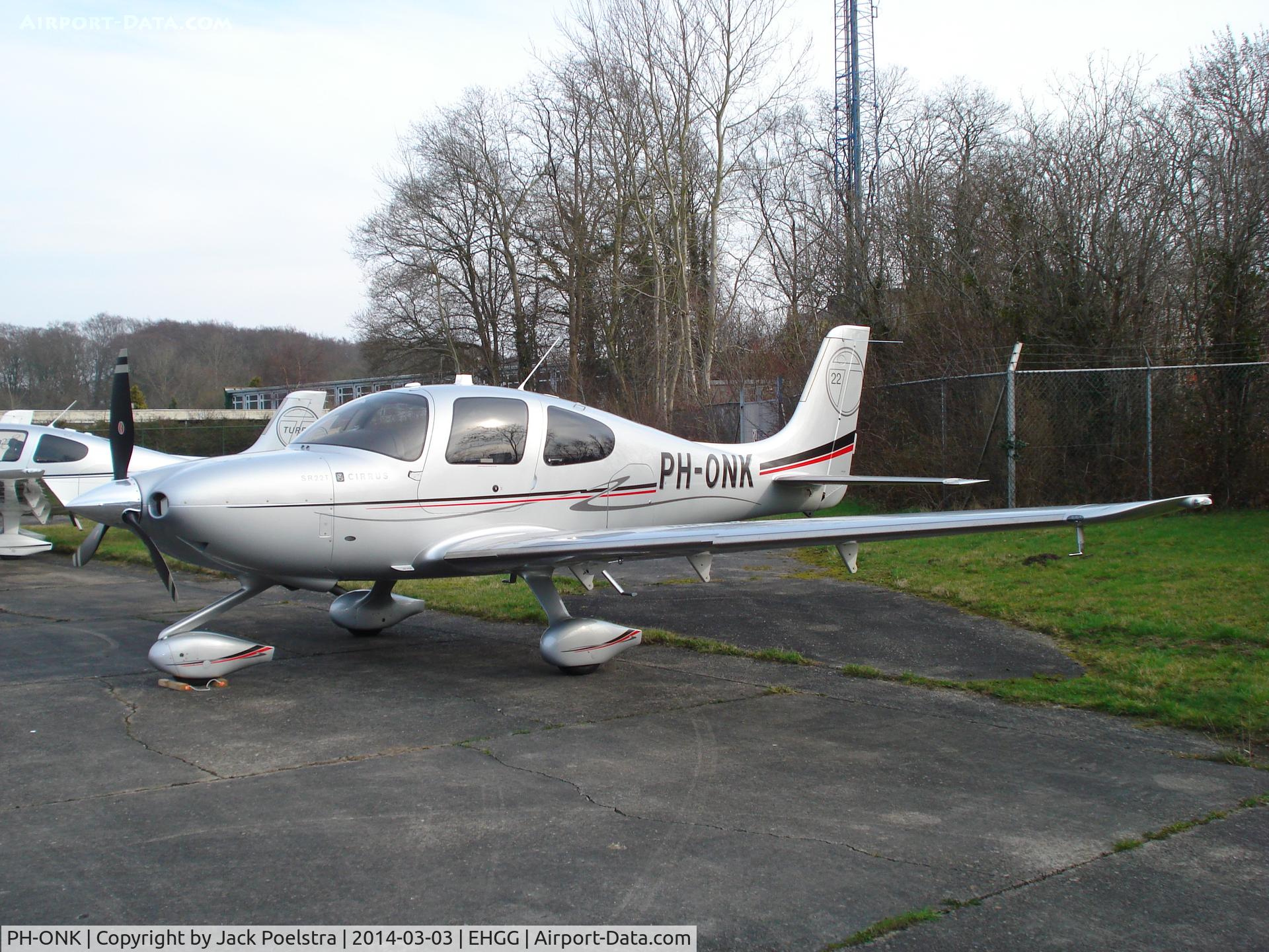 PH-ONK, 2011 Cirrus SR-22T C/N 0164, PH-ONK at ramp of General Enterprise