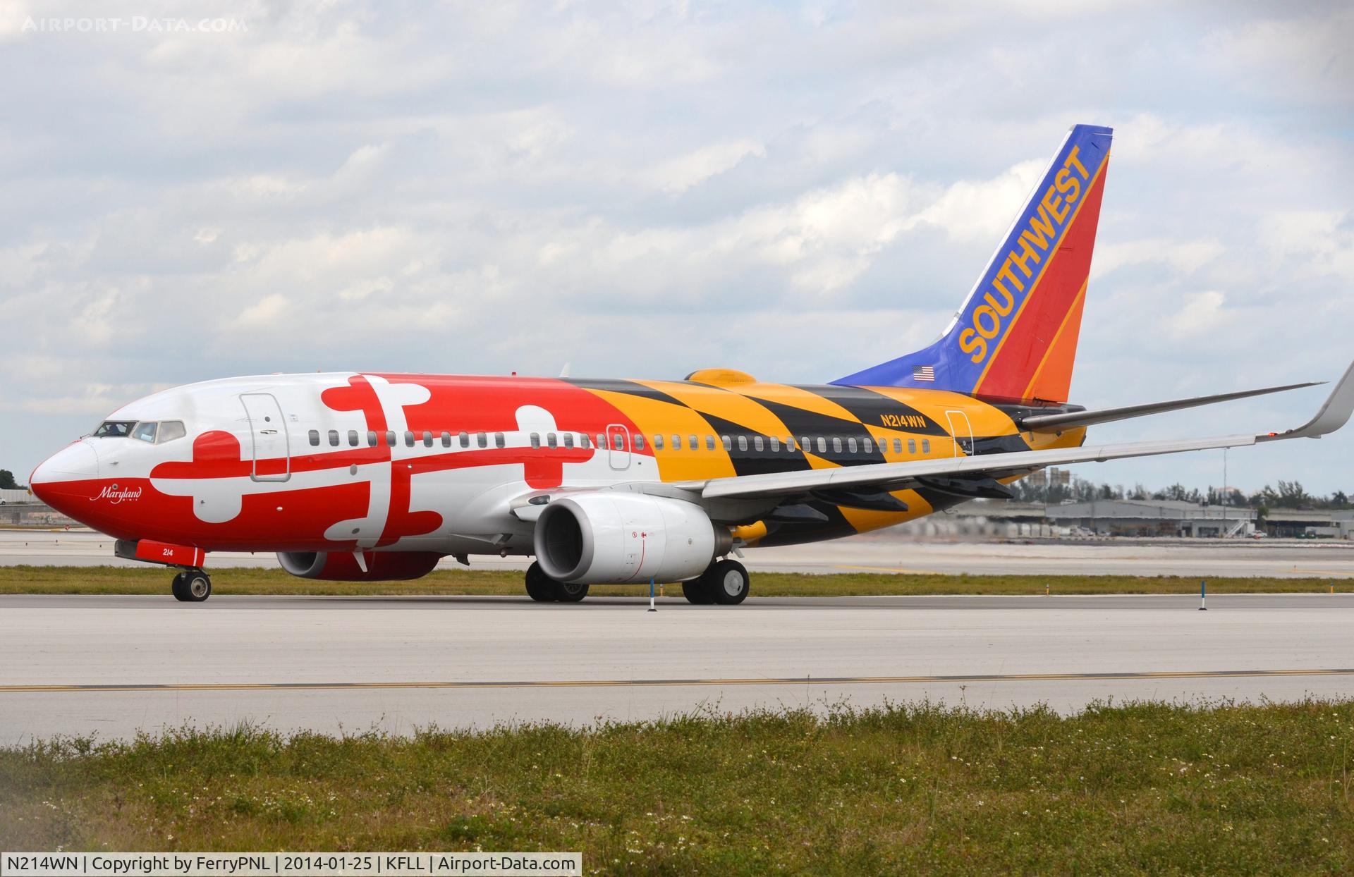 N214WN, 2005 Boeing 737-7H4 C/N 32486, Maryland One taxying out.