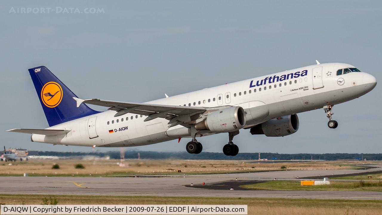 D-AIQW, 2000 Airbus A320-211 C/N 1367, departure via RW18W