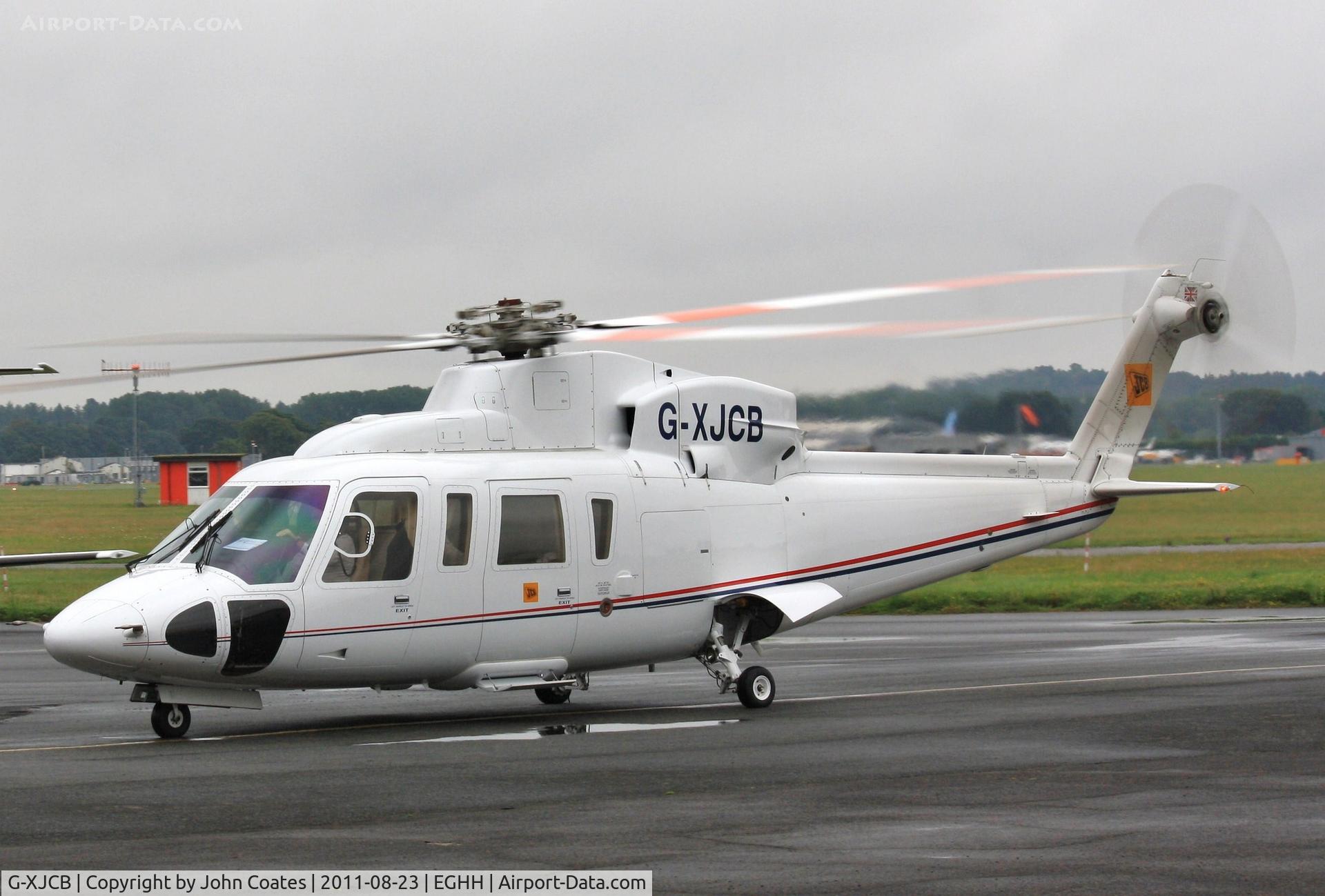 G-XJCB, 2006 Sikorsky S-76C C/N 760616, Arriving at Signatures