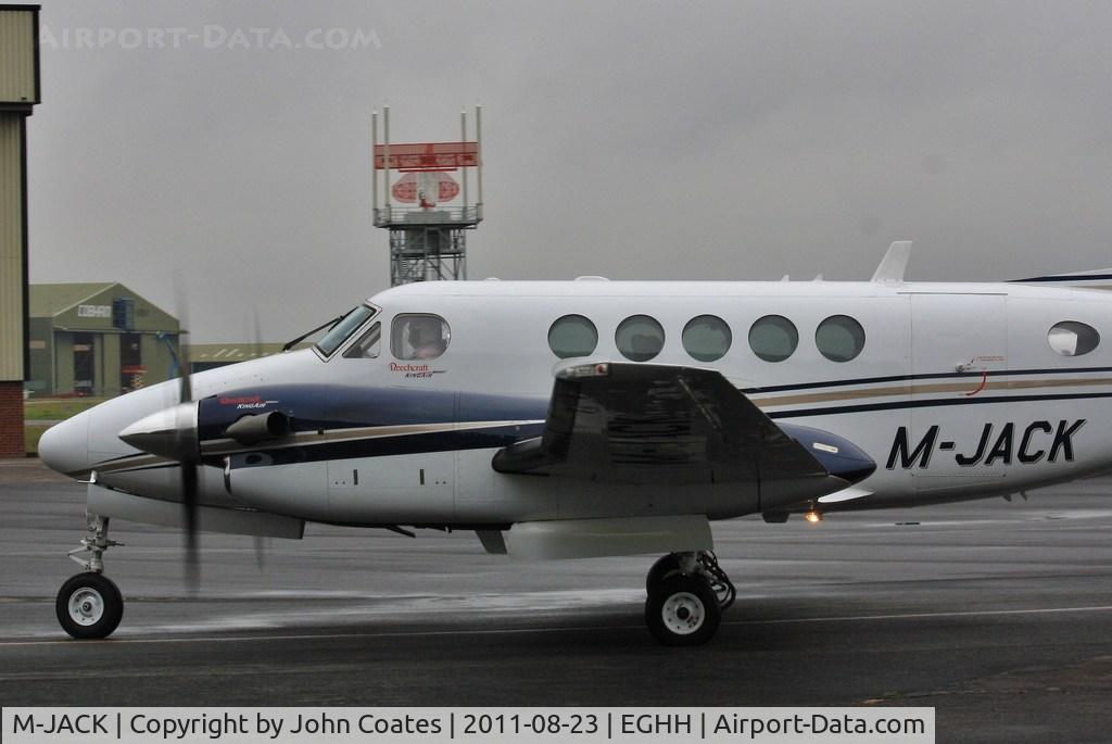 M-JACK, 2009 Hawker Beechcraft B200GT King Air C/N BY-94, Close up on arrival