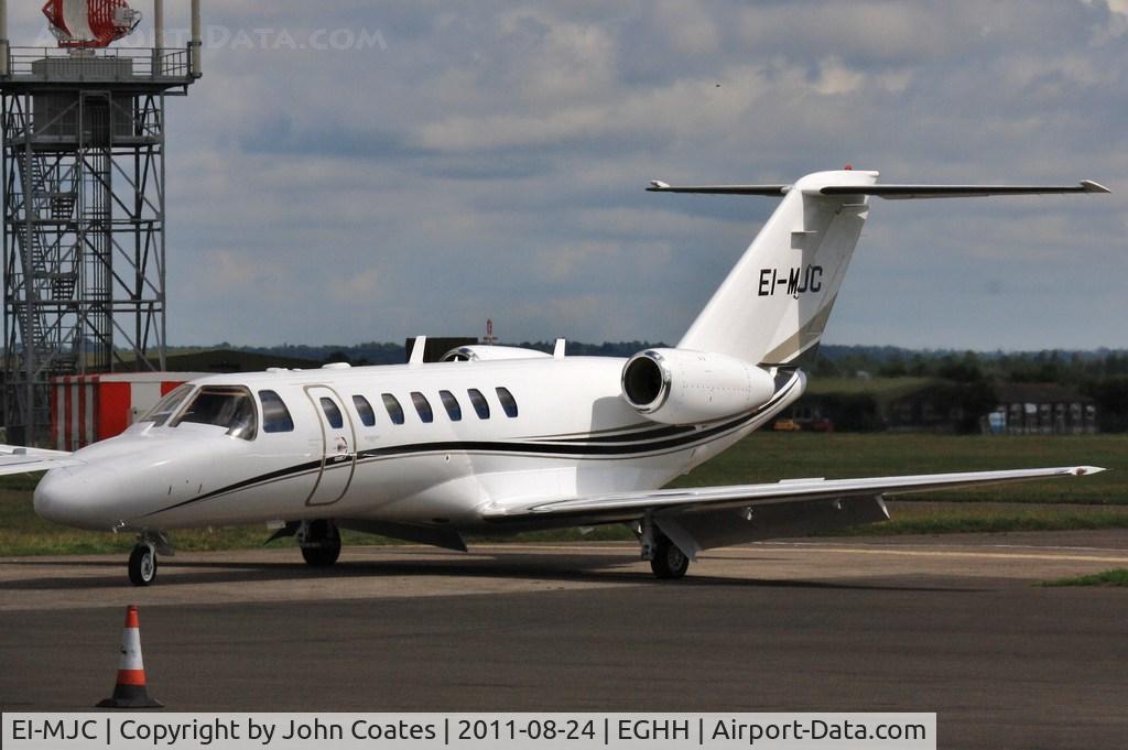EI-MJC, 2008 Cessna 525B CitationJet CJ3 C/N 525B-0266, Arriving at Signatures