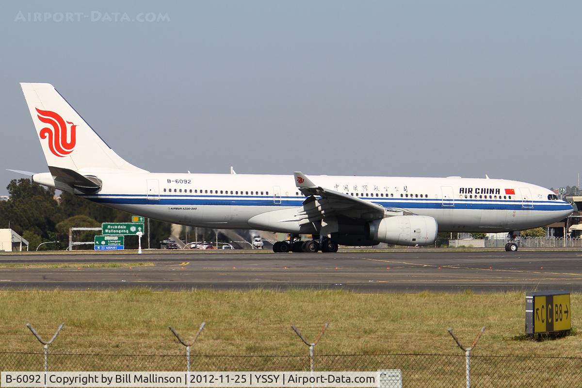 B-6092, 2007 Airbus A330-243 C/N 873, taxiing from 34L