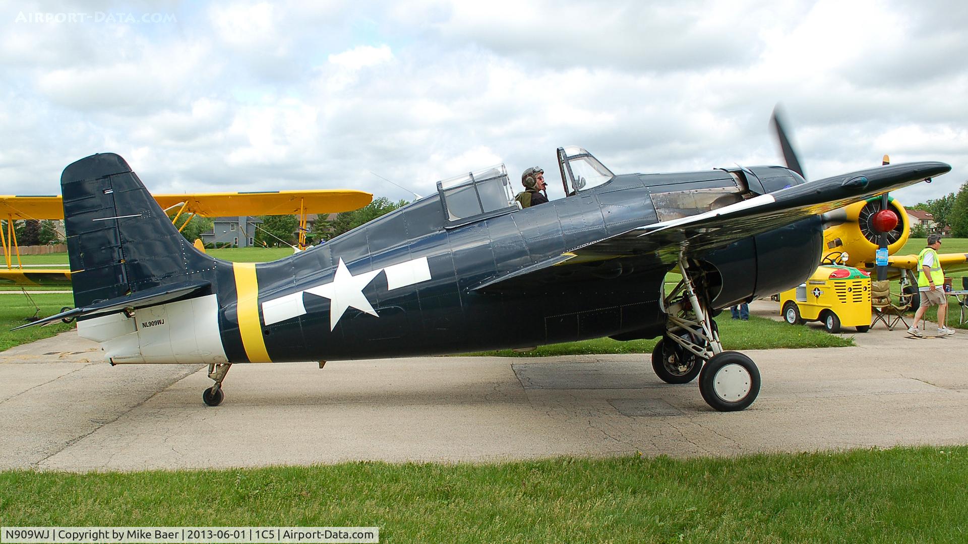 N909WJ, 1944 General Motors (Grumman) FM-2 Wildcat C/N 16203, N909WJ @ 1C5
