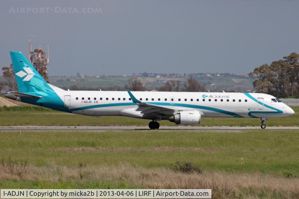 I-ADJN, 2009 Embraer 195LR (ERJ-190-200LR) C/N 19000270, Landing