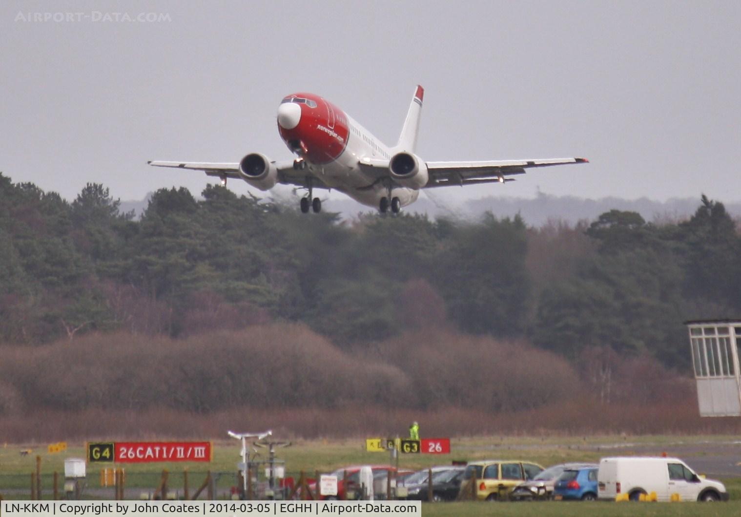 LN-KKM, 1990 Boeing 737-3Y0 C/N 24676, On approach to 26
