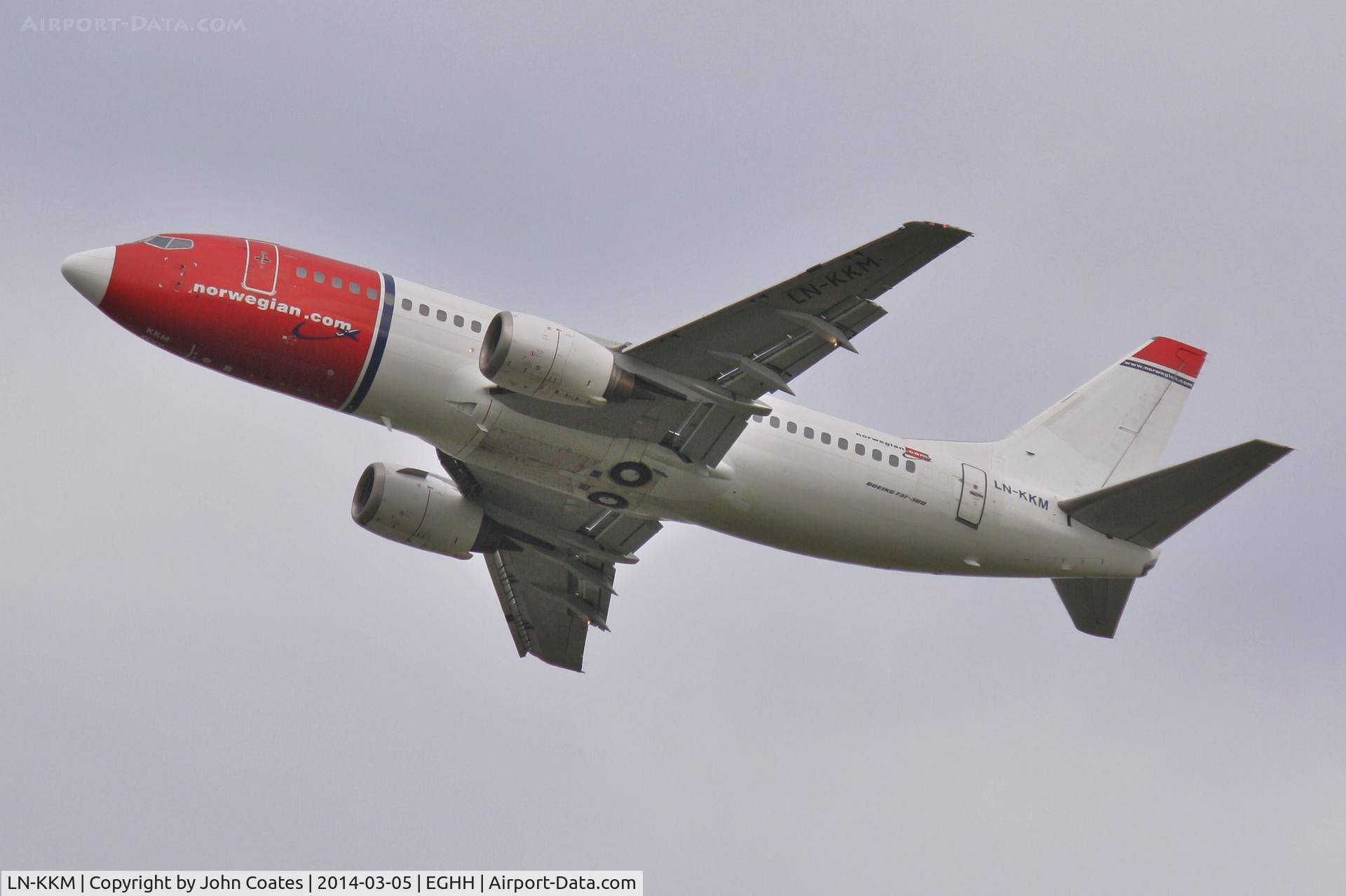 LN-KKM, 1990 Boeing 737-3Y0 C/N 24676, Low approach during air test from Lasham
