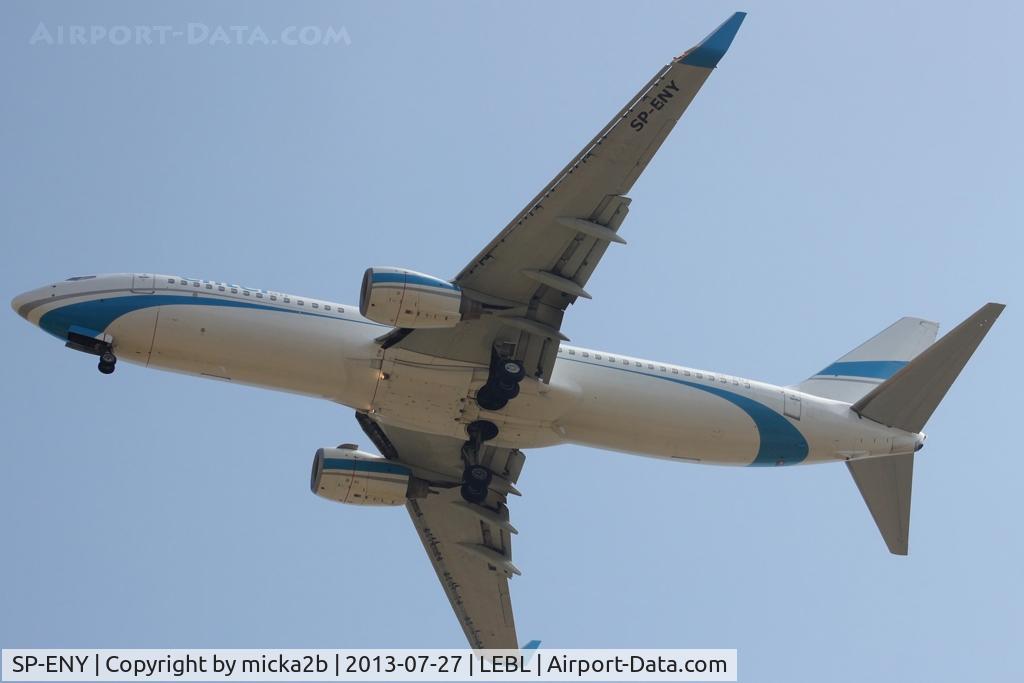 SP-ENY, 1999 Boeing 737-86N C/N 28592, Landing