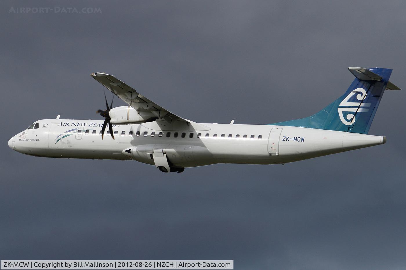 ZK-MCW, 2000 ATR 72-212A C/N 646, away from 02