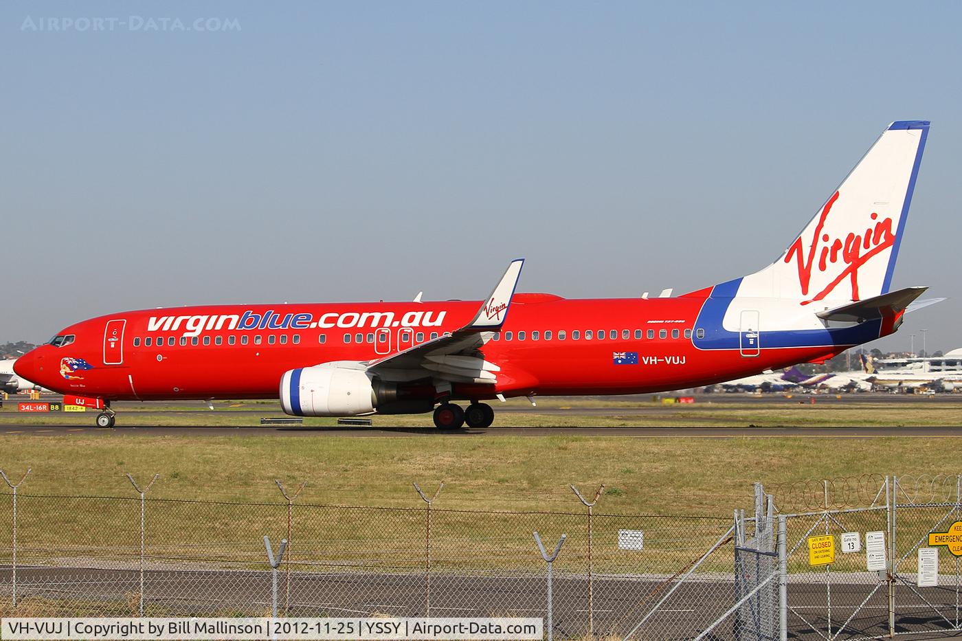VH-VUJ, 2006 Boeing 737-8FE C/N 34443, taxiing to 16L