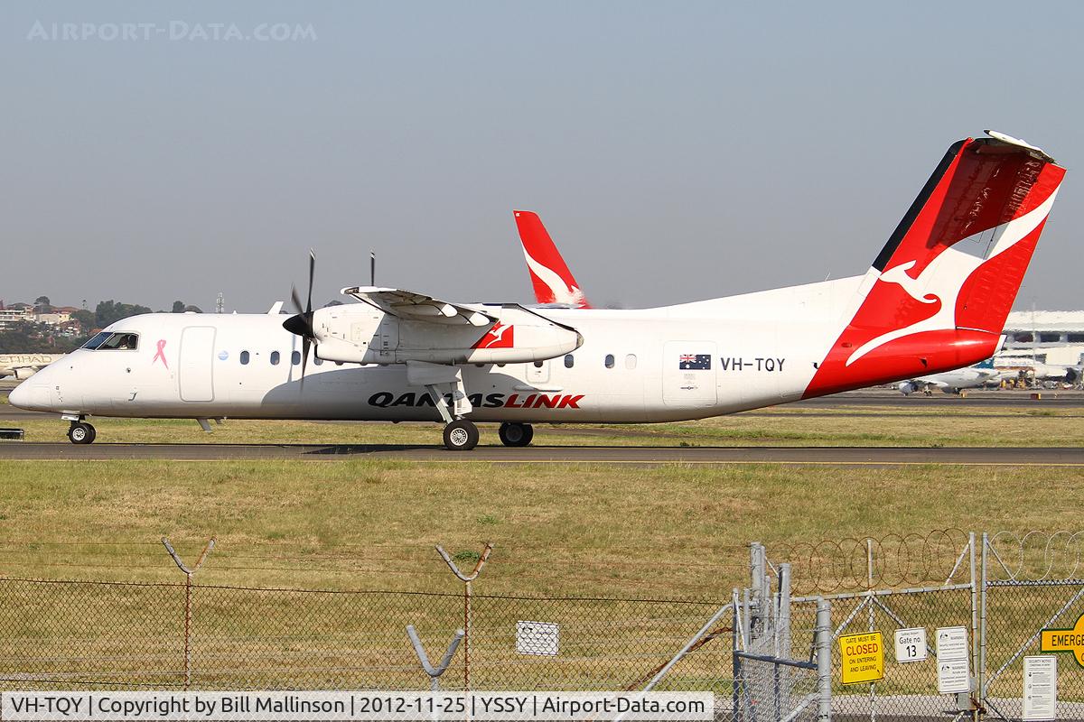 VH-TQY, 2000 De Havilland Canada DHC-8-315Q Dash 8 C/N 552, taxiing to 34R