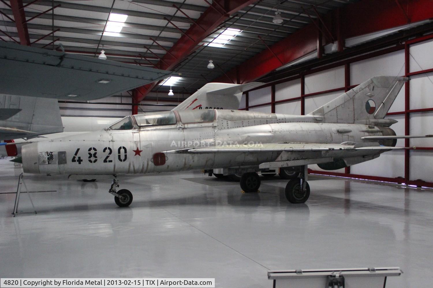 4820, Mikoyan-Gurevich MiG-21U C/N Y1001, Mig-21U