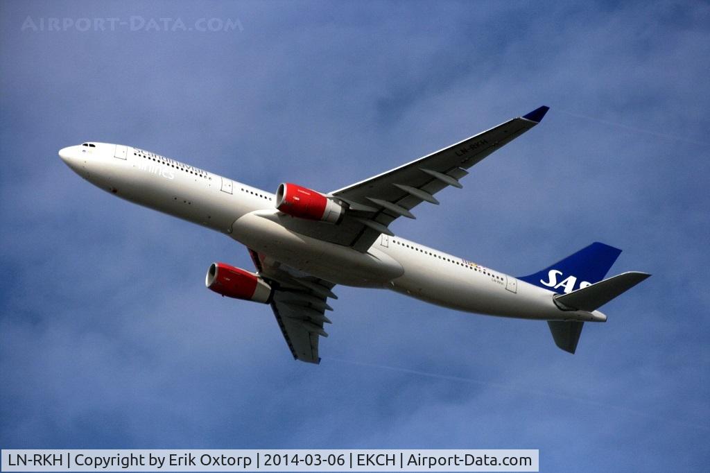 LN-RKH, 2002 Airbus A330-343 C/N 497, LN-RKH on its way to EWR as SK909