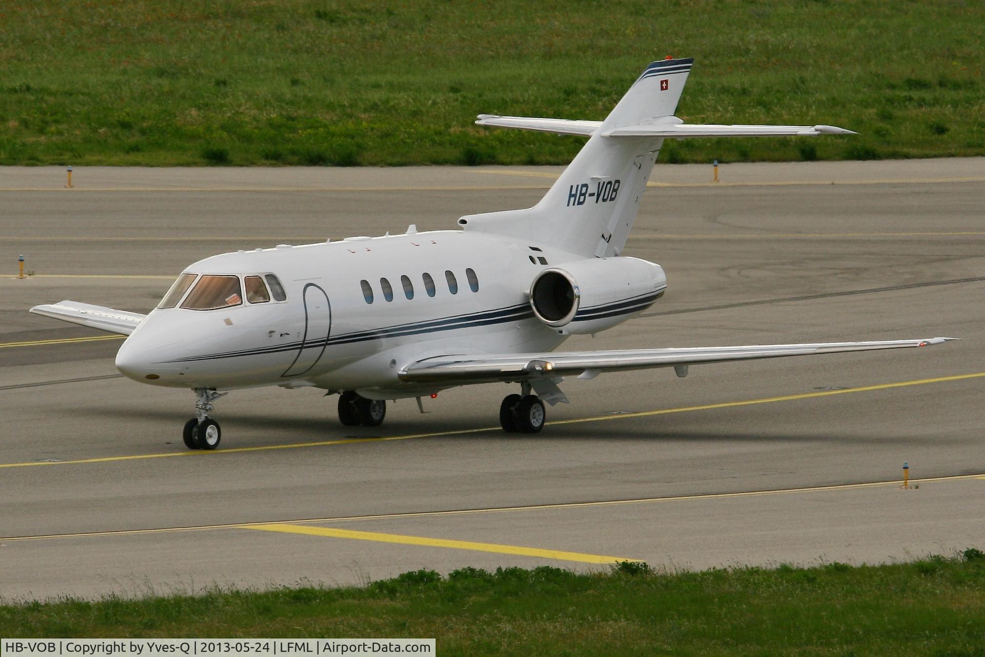 HB-VOB, 2005 Raytheon Hawker 800XP C/N 258733, Raytheon Hawker 800XP, Taxiing to holding point Rwy 31R, Marseille-Marignane Airport (LFML-MRS)