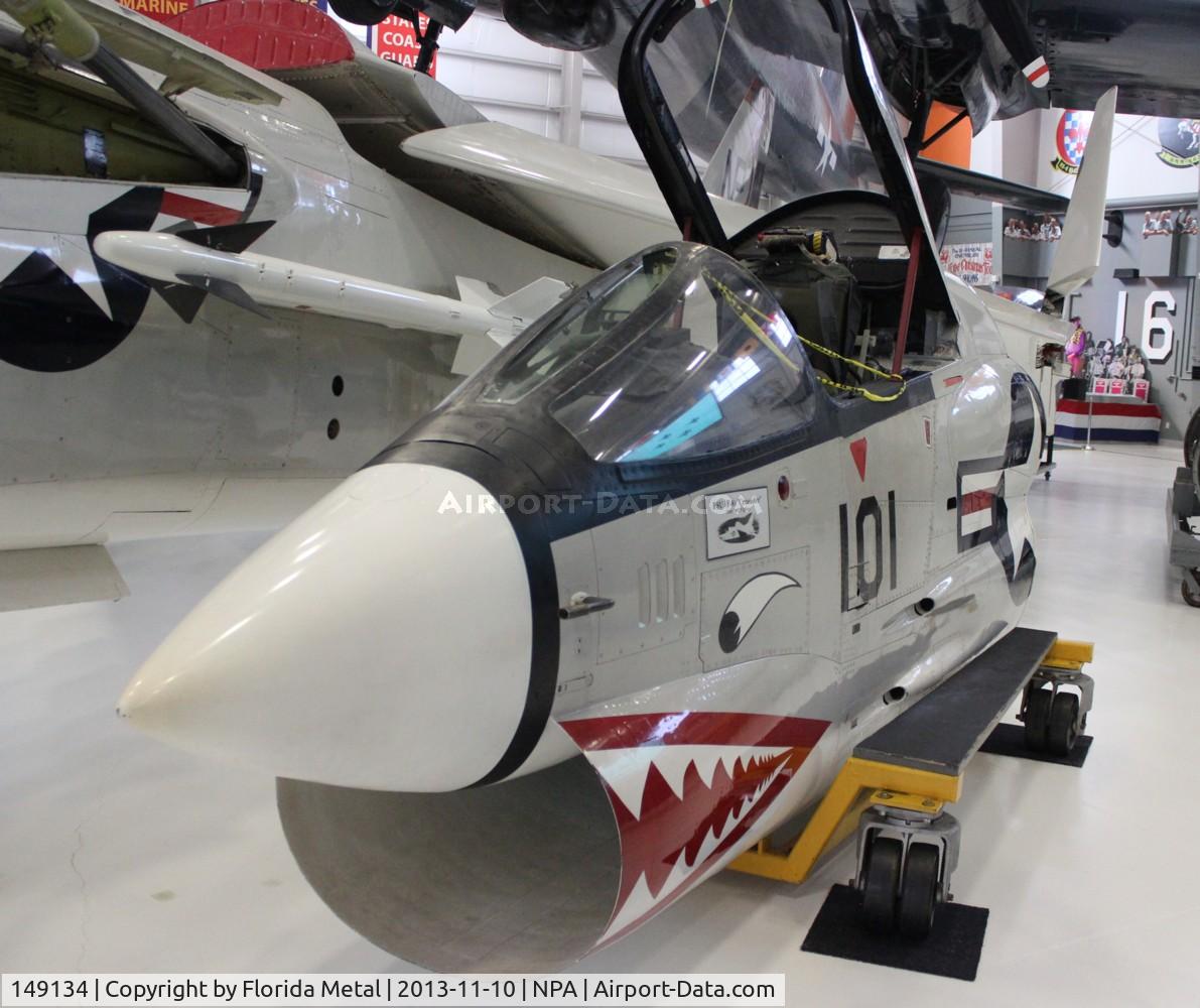 149134, Vought F-8H Crusader C/N 978, F-8H Cockpit section