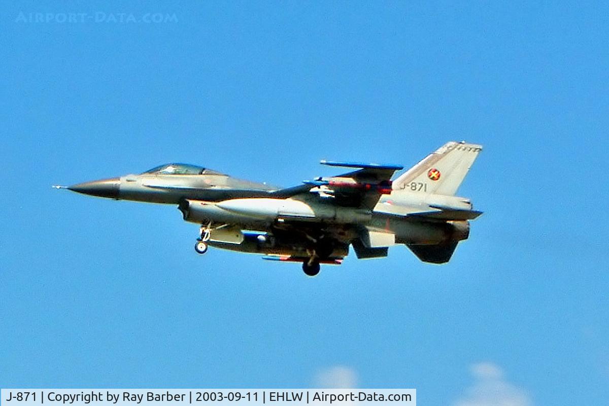 J-871, Fokker F-16AM Fighting Falcon C/N 6D-88, General Dynamics F-16AM Fighting Falcon [6D-88] (Royal Netherlands Air Force) Leeuwarden~PH 11/09/2003