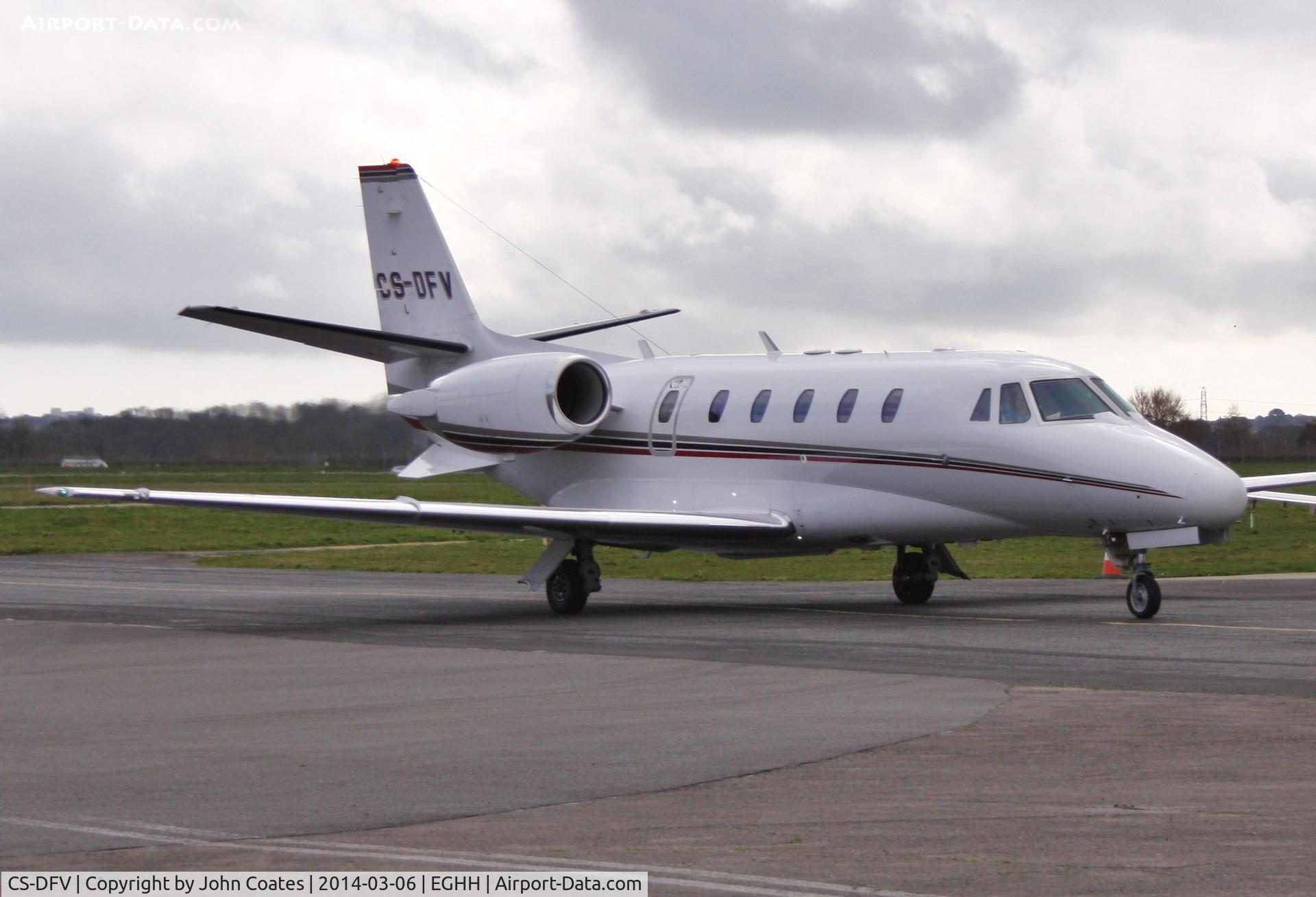 CS-DFV, 2004 Cessna 560XL Citation Excel C/N 560-5543, Arriving at Signatures