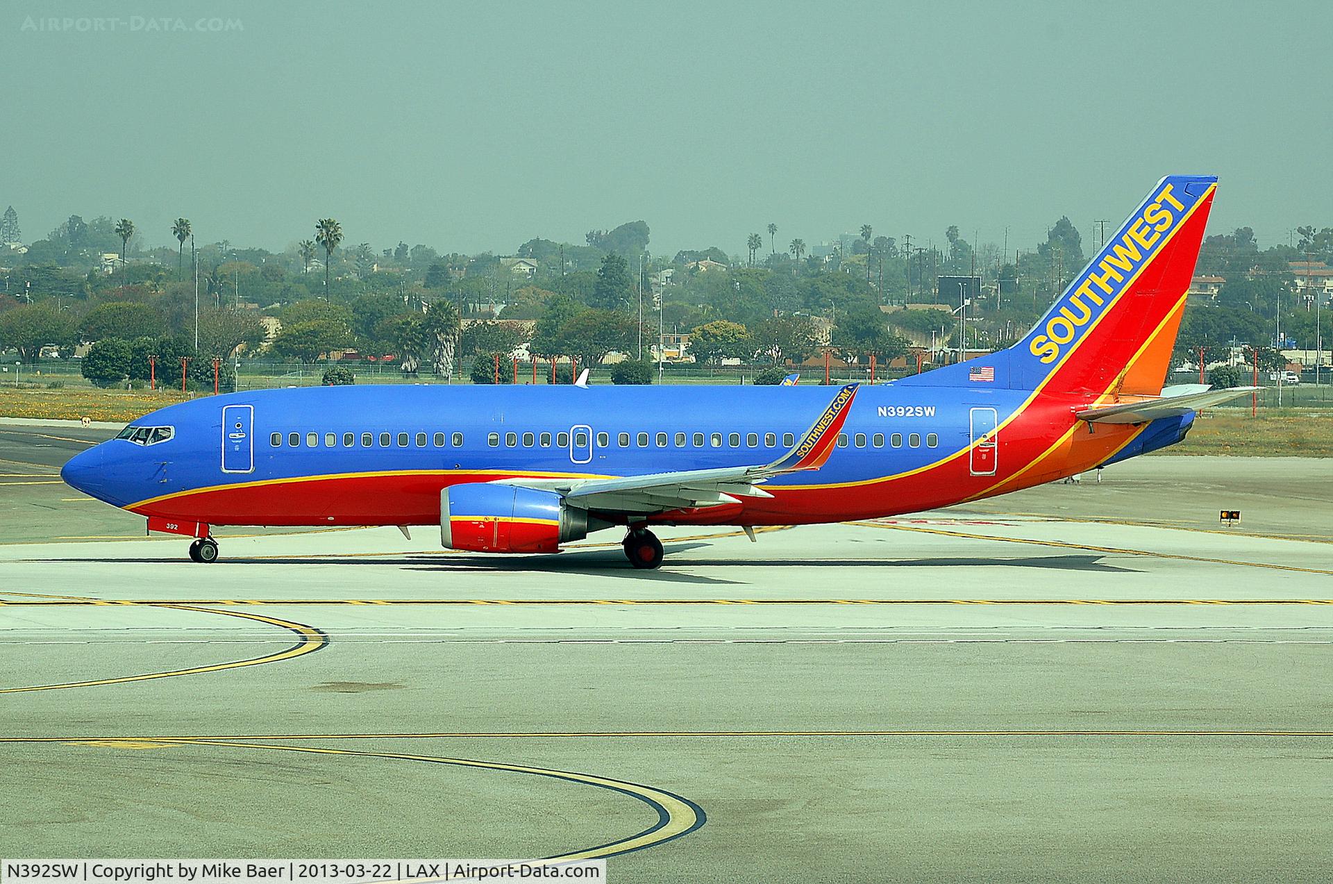 N392SW, 1994 Boeing 737-3H4 C/N 27379, N392SW @ LAX
