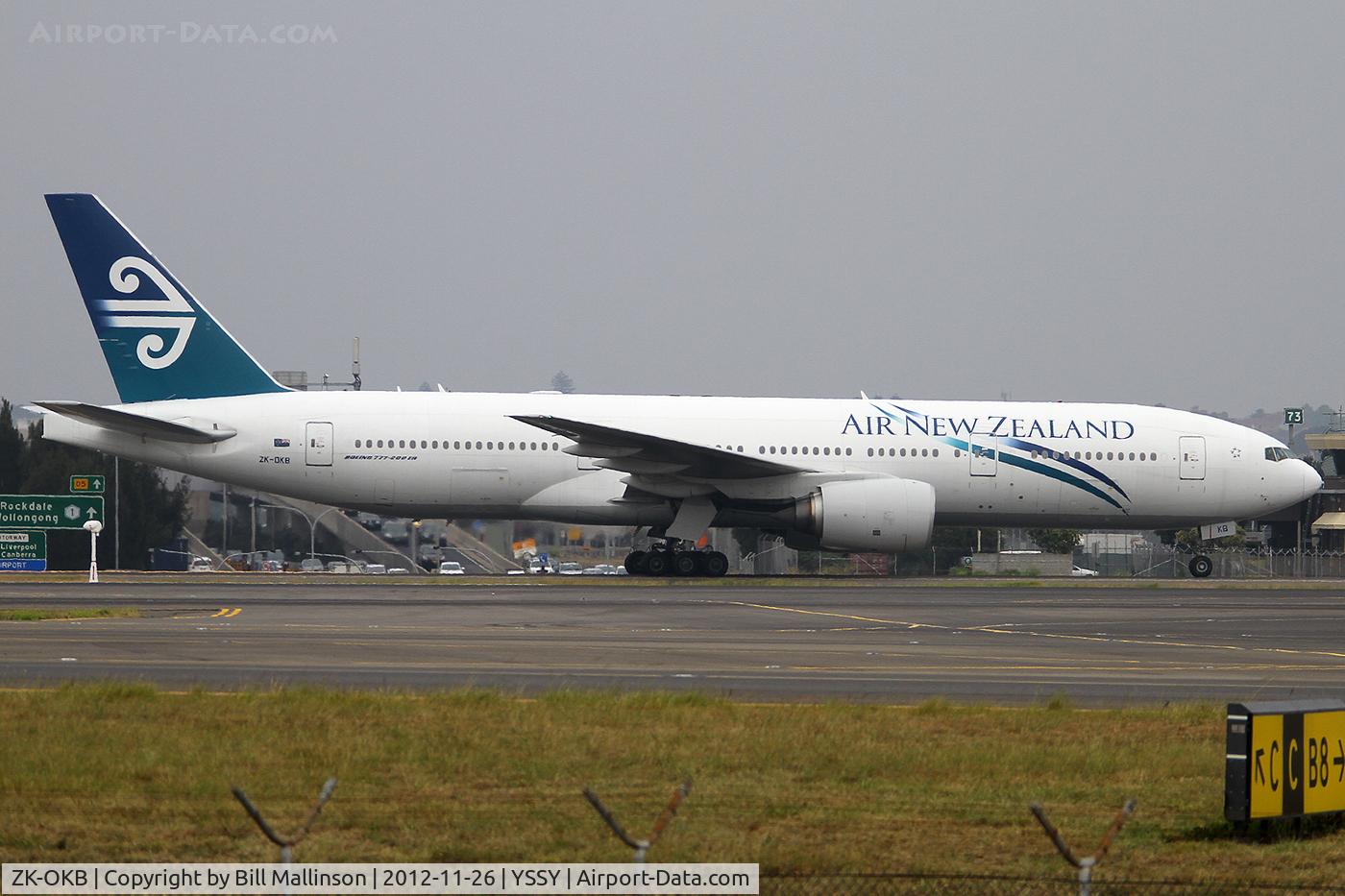ZK-OKB, 2005 Boeing 777-219/ER C/N 34376, taxiing from 34L