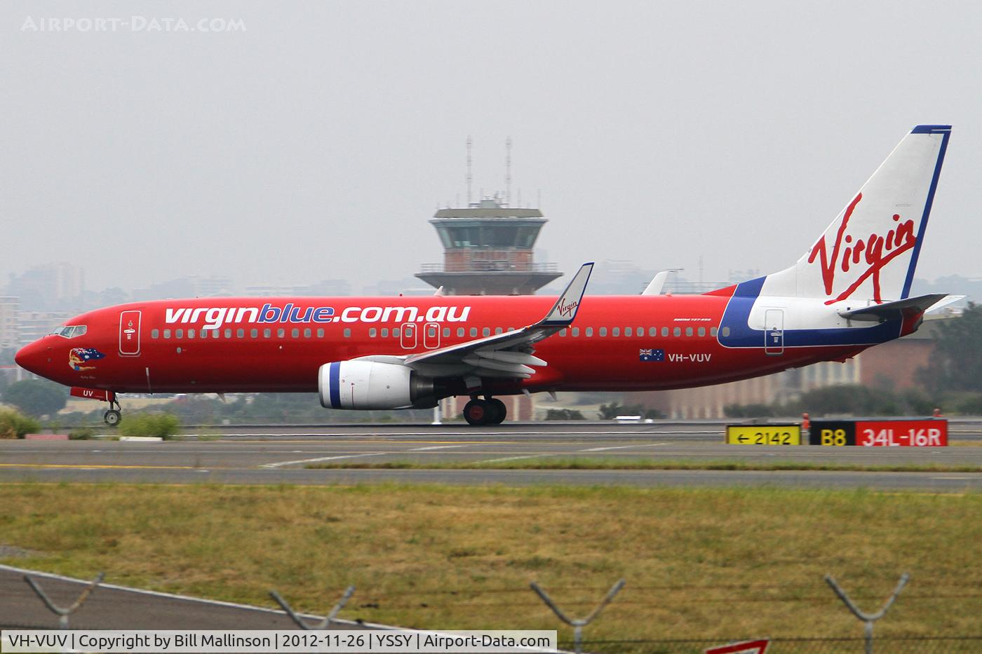 VH-VUV, 2010 Boeing 737-8FE C/N 37821, rolling on 16R